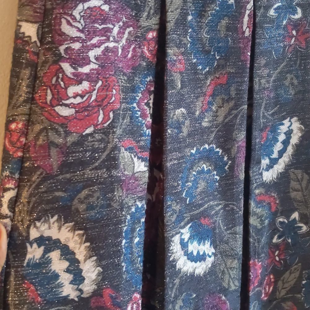 Loft LOFT Outlet Floral Pleated Skirt Size 4 Navy Blue Gold Threading Back Zip Size 27" / US 4 / IT 40 - 15 Thumbnail