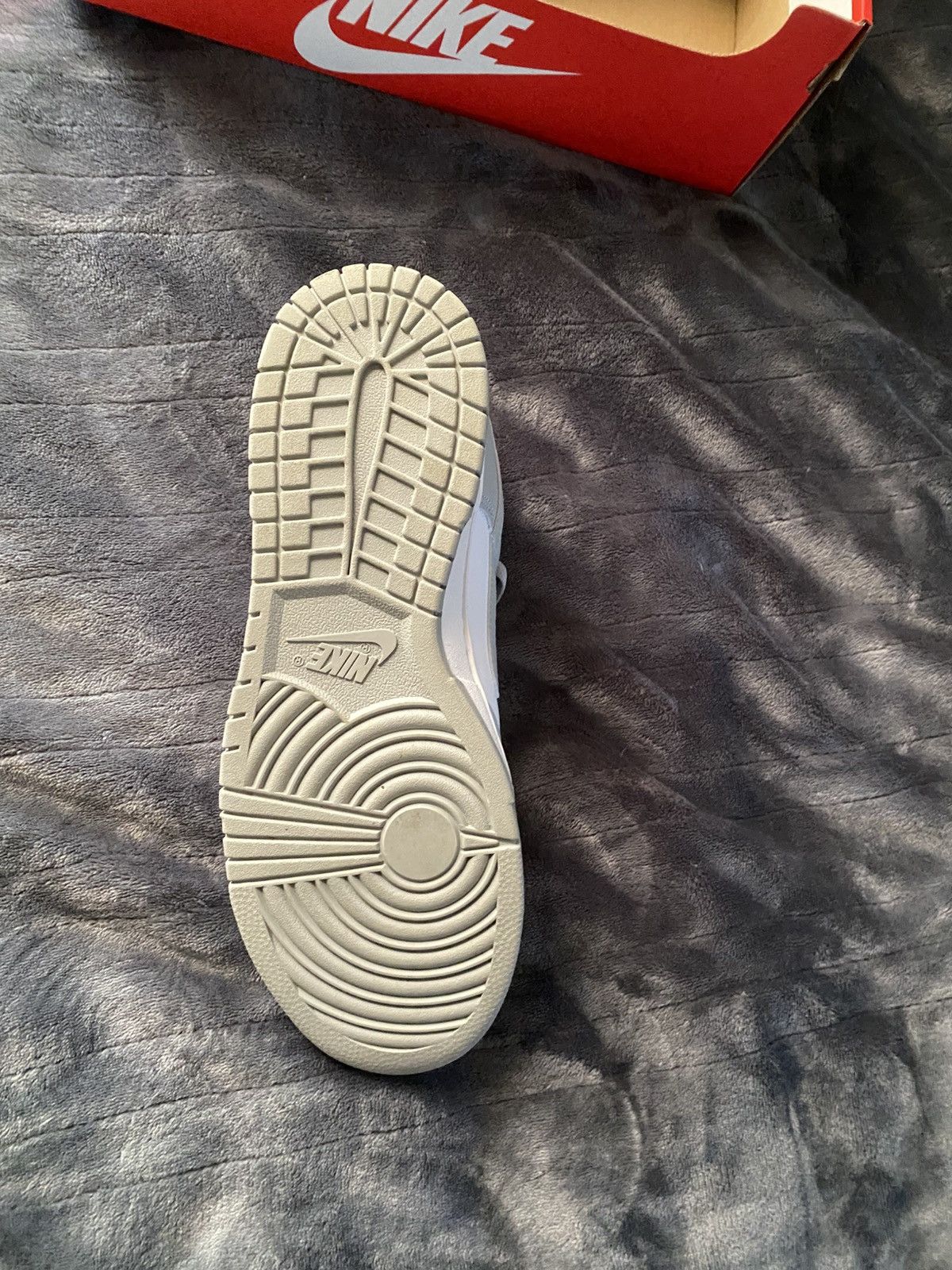 Nike NIKE DUNKS LOW GREY AND WHITE Size US 9.5 / EU 42-43 - 6 Thumbnail