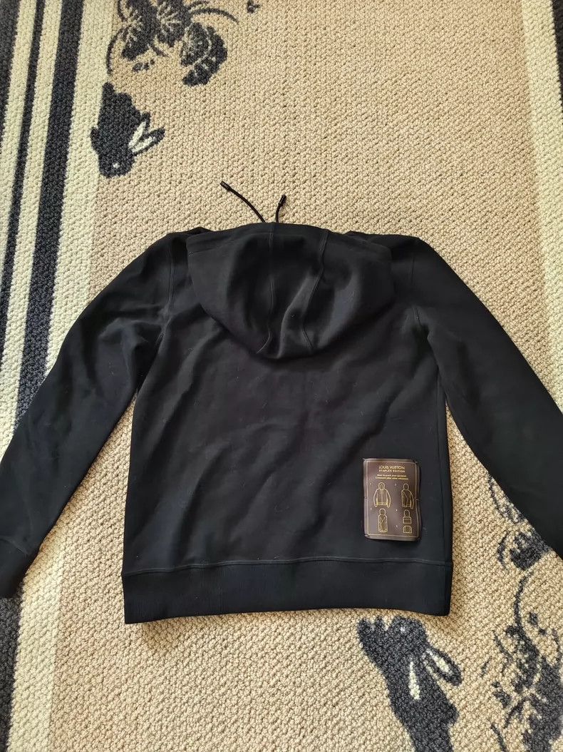 Louis Vuitton Louis Vuitton Black hooded sweatshirt Size US M / EU 48-50 / 2 - 5 Thumbnail
