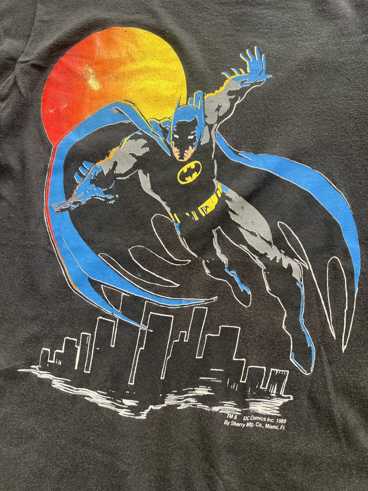 DC Comics Vintage Batman ©️1989 Tee by Sherry Mfg Size US L / EU 52-54 / 3 - 4 Thumbnail