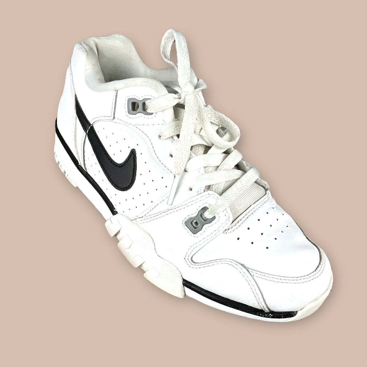 Nike Nike Air Cross Trainer Low Size US 7 / EU 40 - 11 Thumbnail