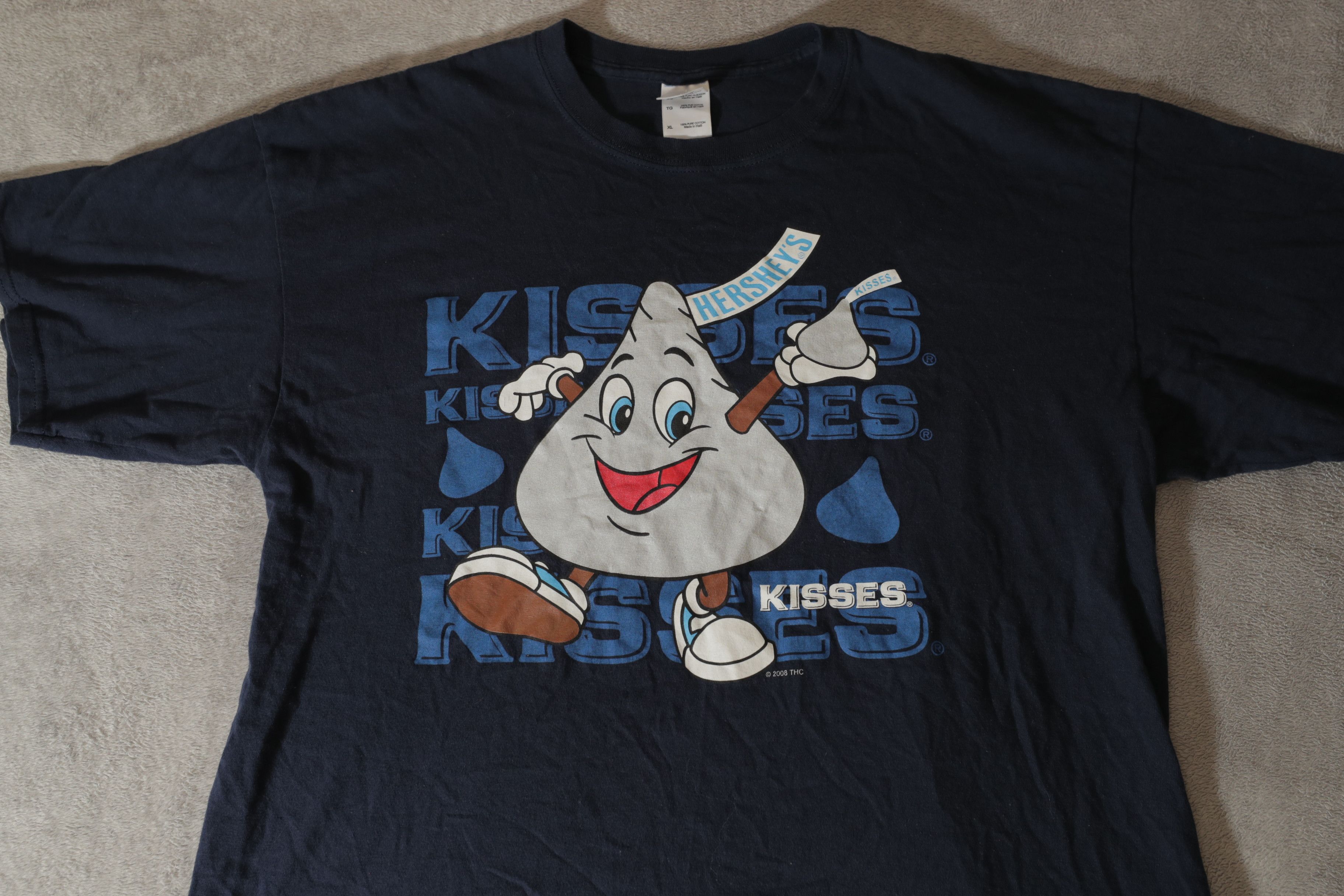Gildan × Vintage Vintage 2008 Hersheys Kiss Tee (XL) Size US XL / EU 56 / 4 - 7 Thumbnail