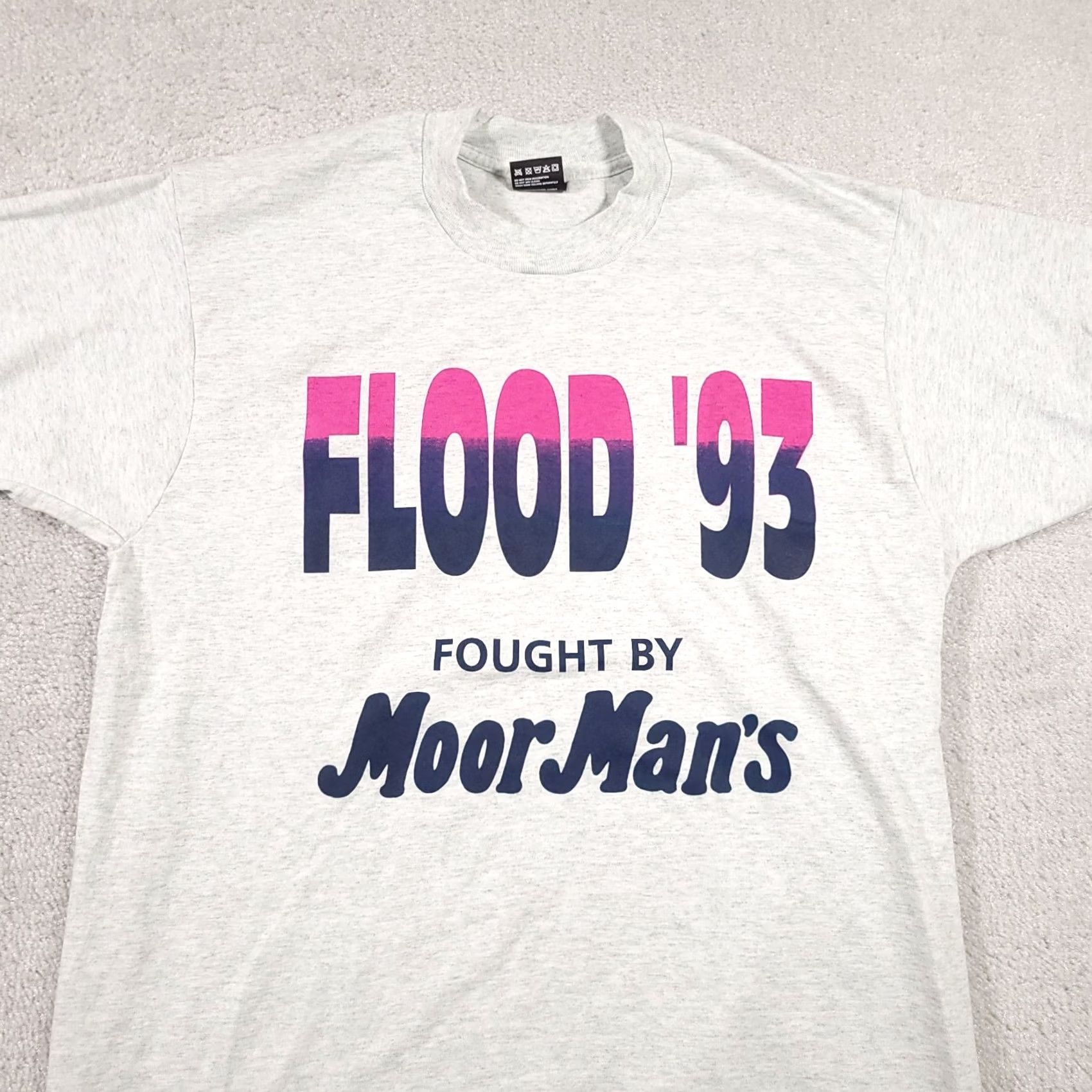 Fruit Of The Loom VINTAGE 1993 Flood Shirt Adult Large Short Sleeve Single Stitch Mens MoorMan's USA Nike Shirt Size US L / EU 52-54 / 3 - 3 Thumbnail