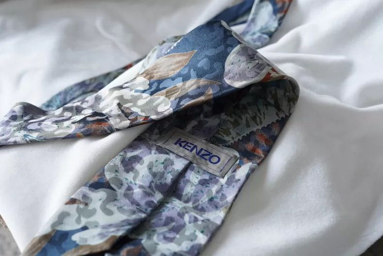 Kenzo KENZO Vintage floral plants with dark patterns and vintage Size ONE SIZE - 4 Thumbnail