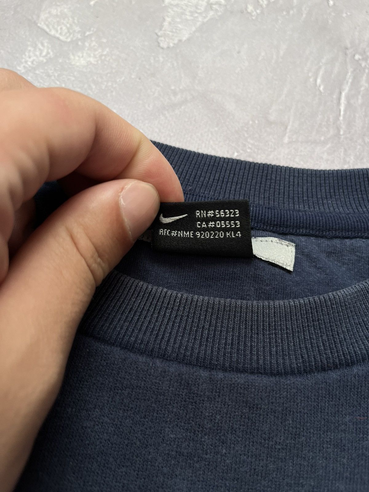 Nike Vintage Nike Sweatshirt Crewneck Boxy Fit Mini Swoosh 90s Size US L / EU 52-54 / 3 - 9 Thumbnail