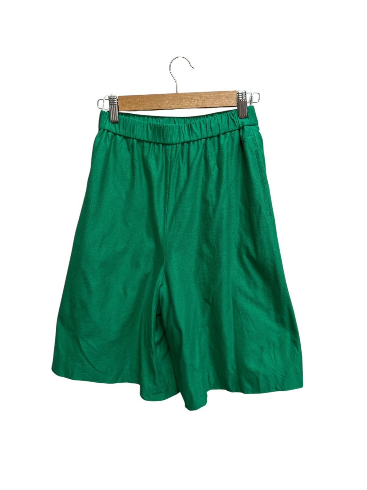 Yves Saint Laurent Vintage Yves Saint Laurent Wide Leg Short Pants Size 24" / US 00 / IT 34 - 1 Thumbnail