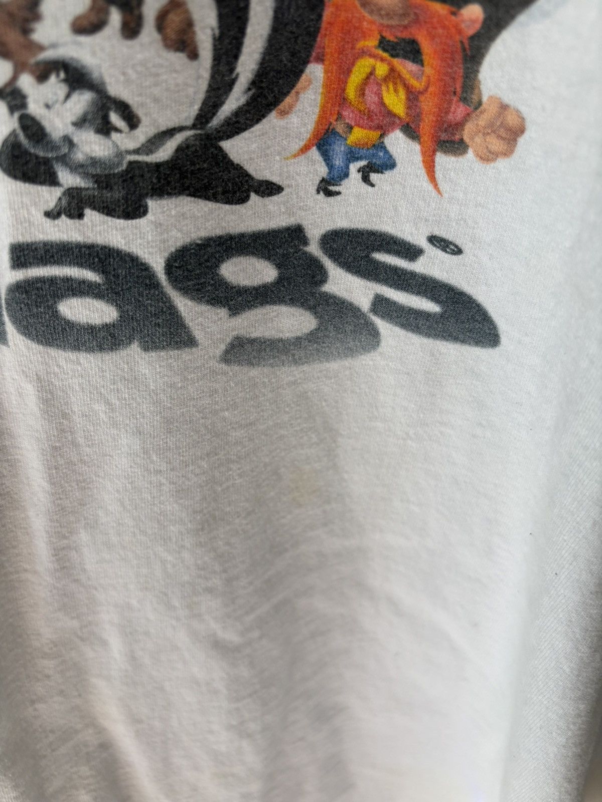 Vintage 1999 Six Flags Looney Tunes Tee Size US XL / EU 56 / 4 - 7 Thumbnail