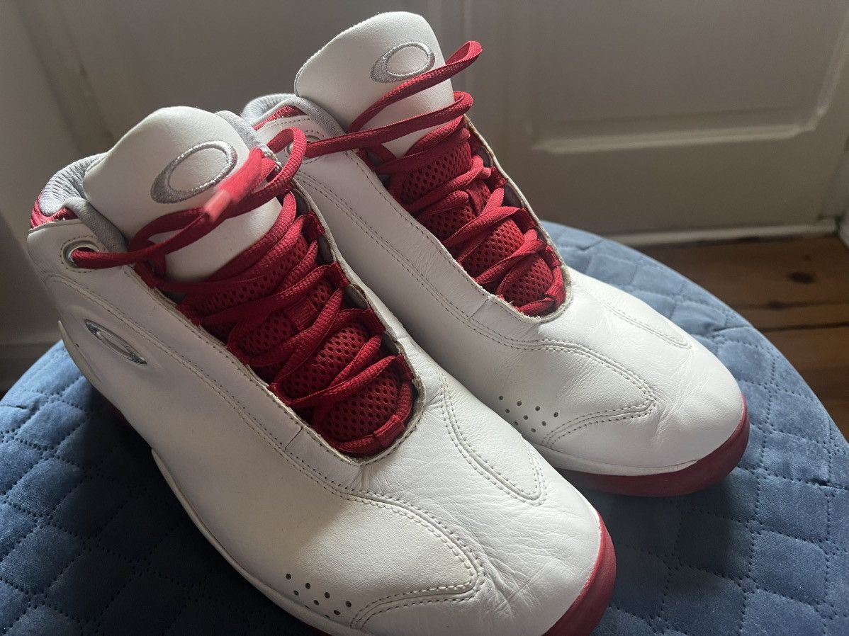 Oakley Oakley Domestic White Red Vintage sneaker Size US 9.5 / EU 42-43 - 1 Thumbnail