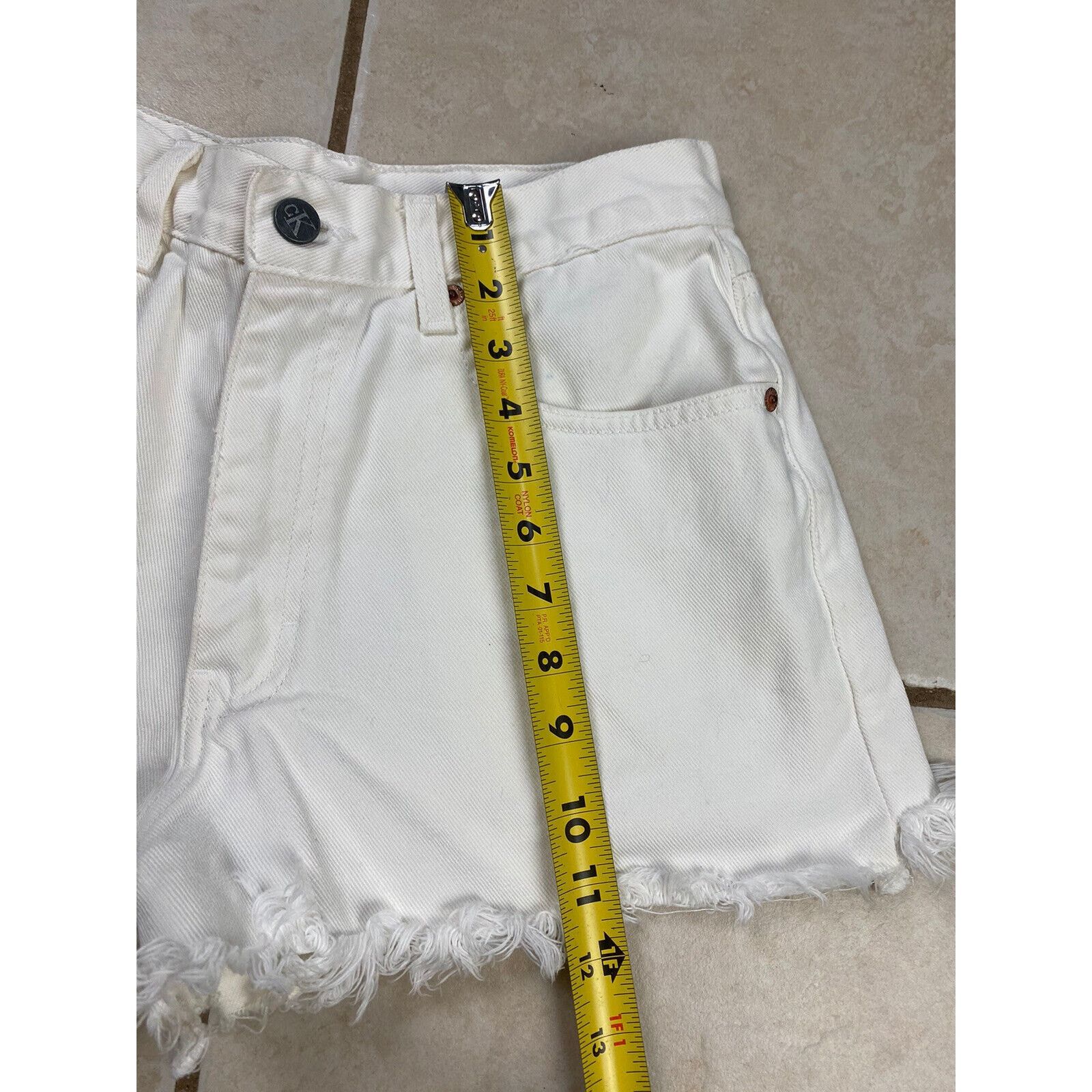 Calvin Klein Calvin Klein Jeans High Rise White Denim Shorts USA 90's Size 27" / US 4 / IT 40 - 7 Thumbnail