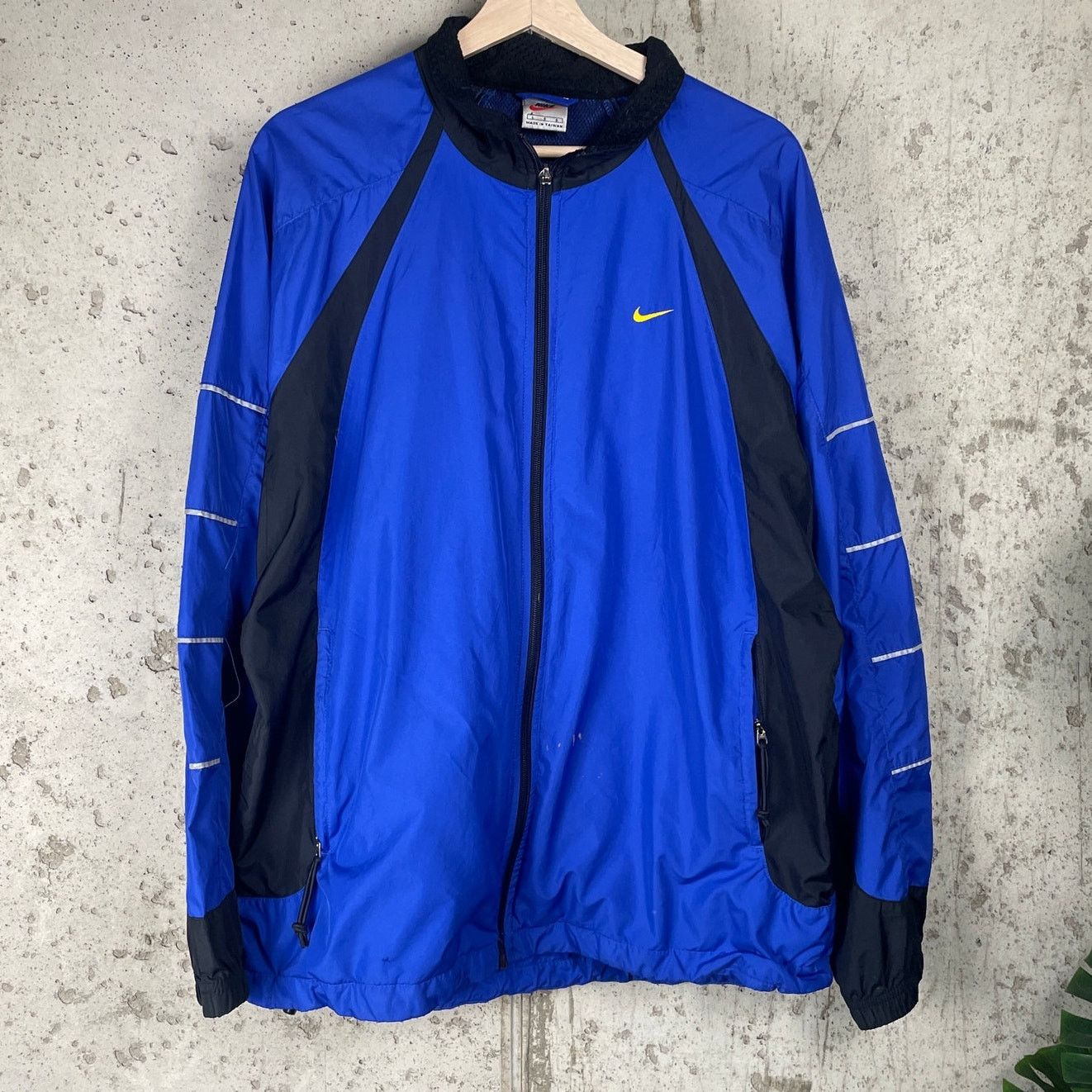 Nike 90s Nike White Tag Zip Up Large Windbreaker Jacket Size US L / EU 52-54 / 3 - 1 Thumbnail