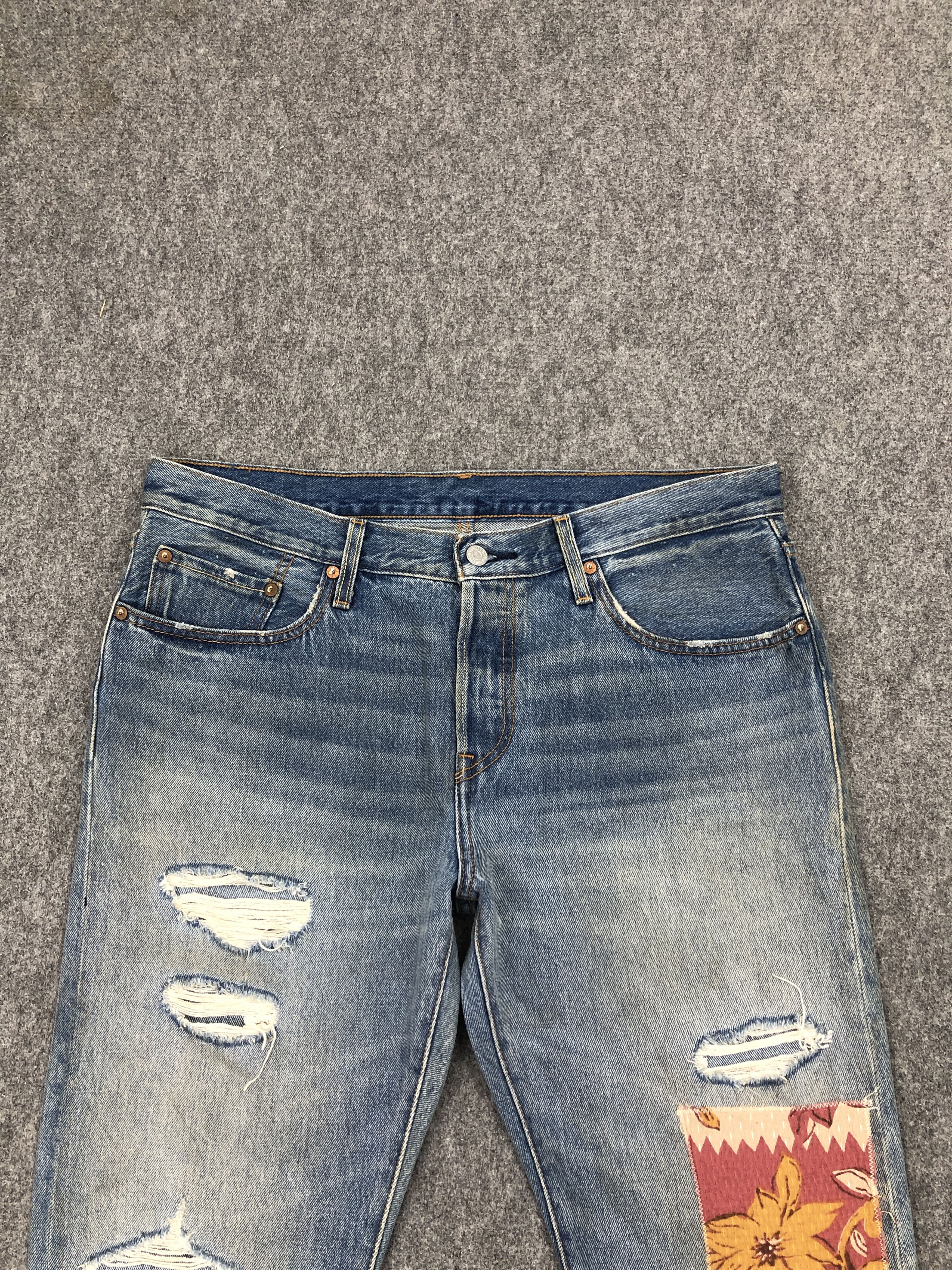 Levi's × Vintage Distressed Vintage Levis 501 Floral Patches Jeans Size US 36 / EU 52 - 2 Thumbnail