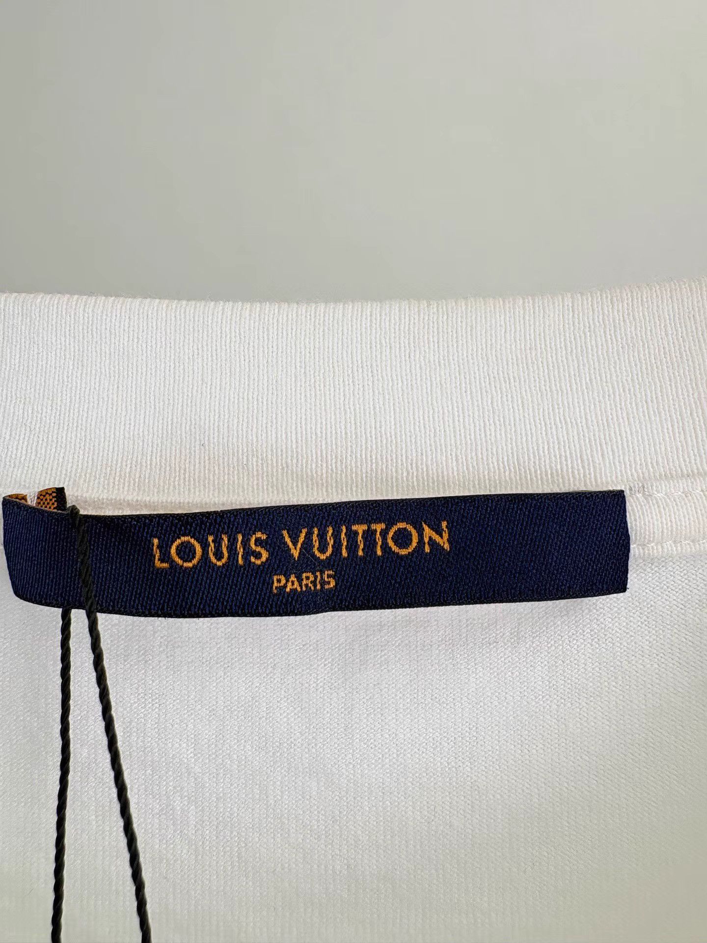 Louis Vuitton LV Conch Shell Printed Embroidered Short Sleeve T-shirt K1 Size US XL / EU 56 / 4 - 4 Thumbnail