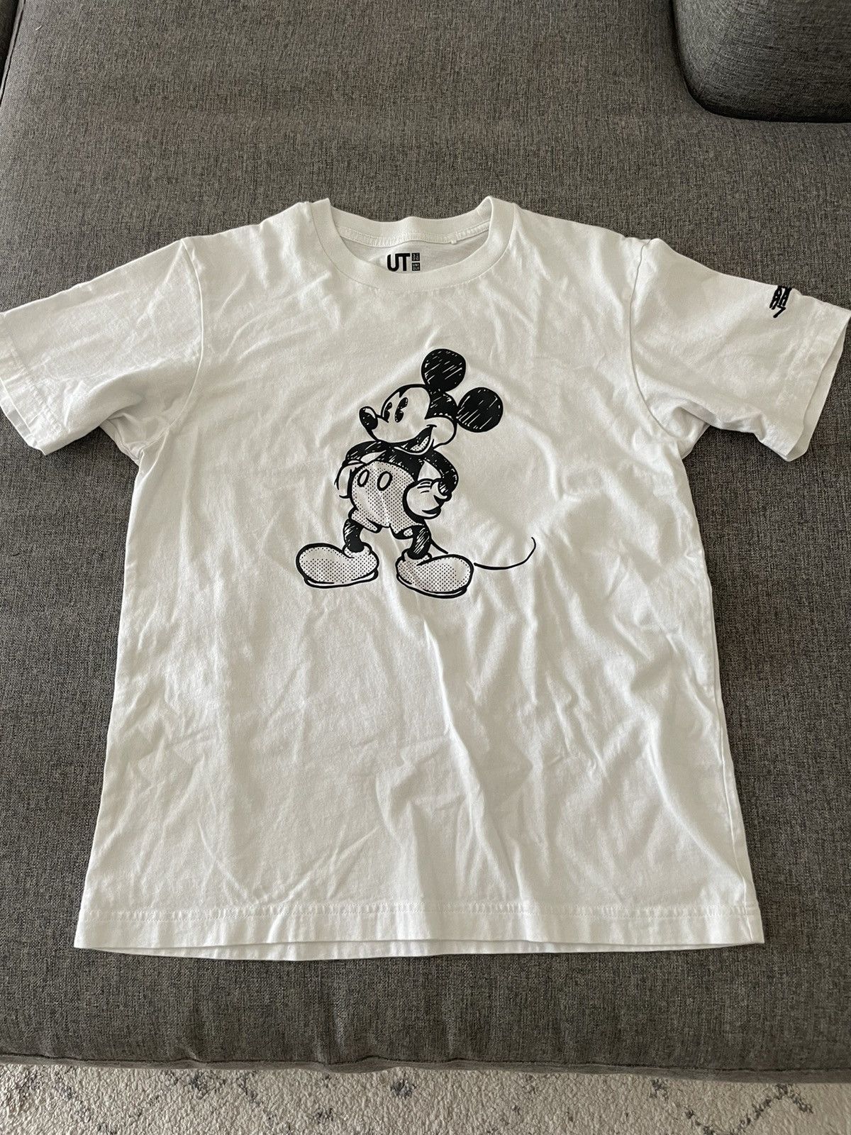 Joshua Vides × Uniqlo Uniqlo x Disney Size US S / EU 44-46 / 1 - 1 Thumbnail