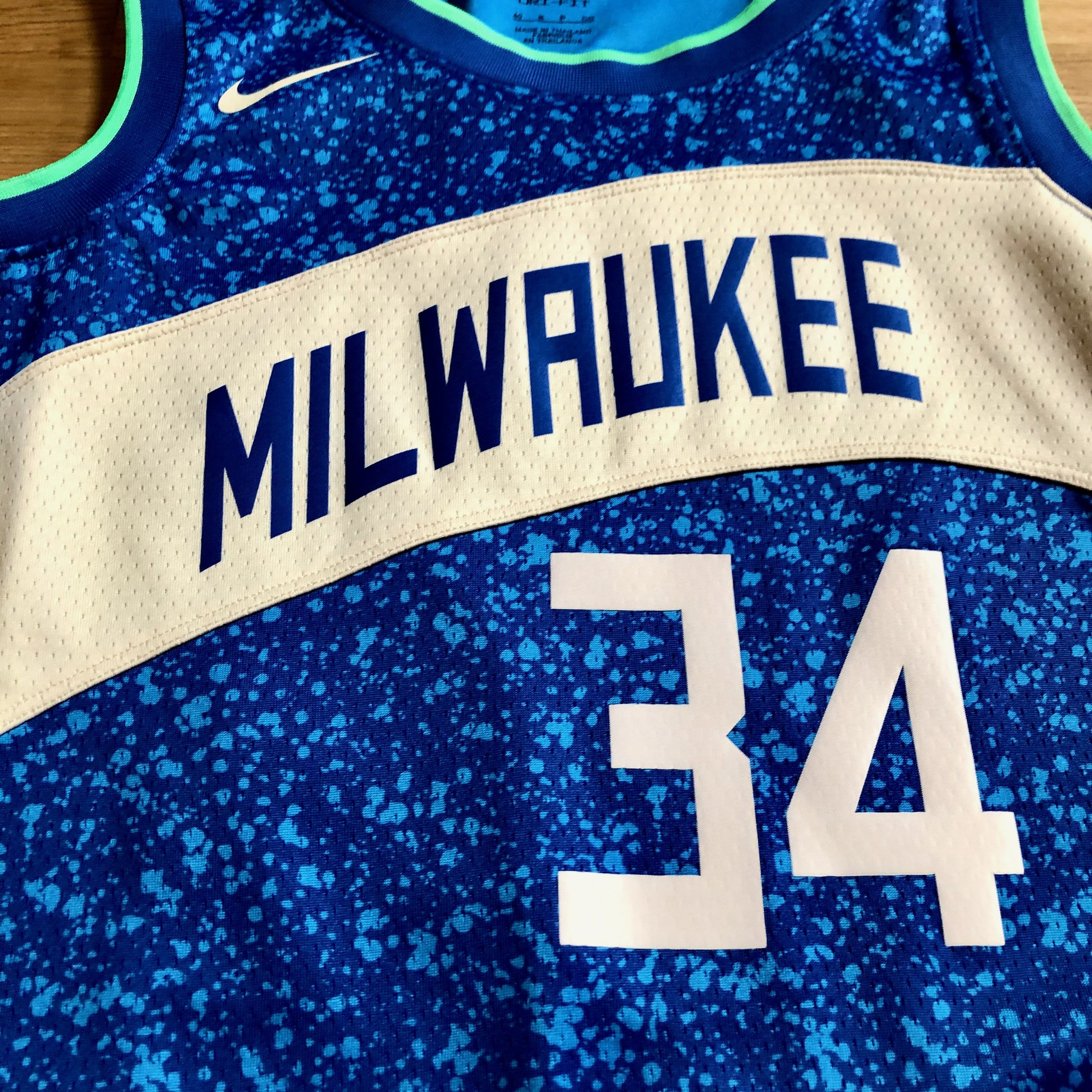 Nike Nike Milwaukee Bucks Giannis City Edition Jersey S 40 Size US S / EU 44-46 / 1 - 3 Thumbnail