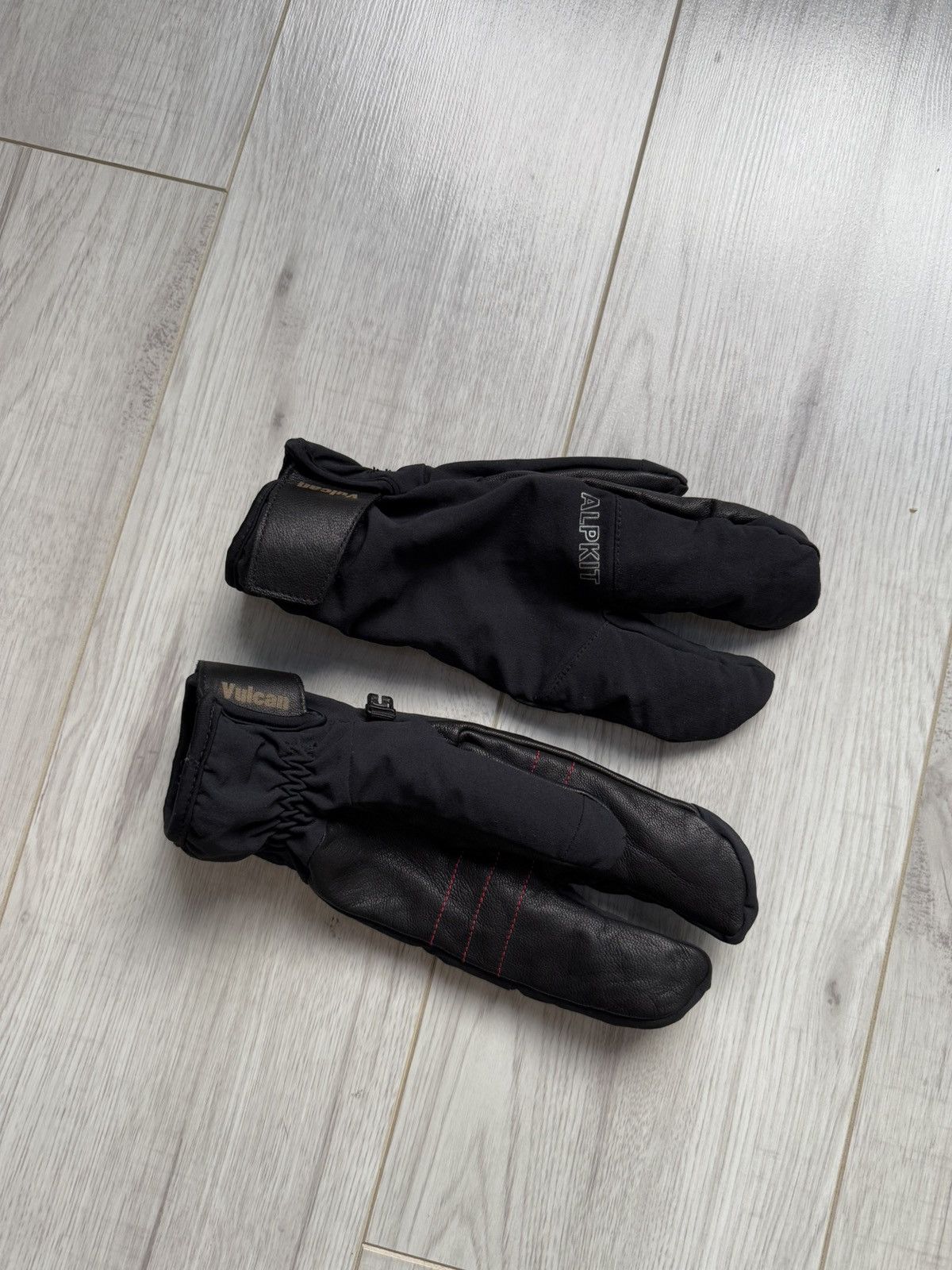 Designer winter tabby gloves Maison Margiela style Size 32 - 2 Thumbnail