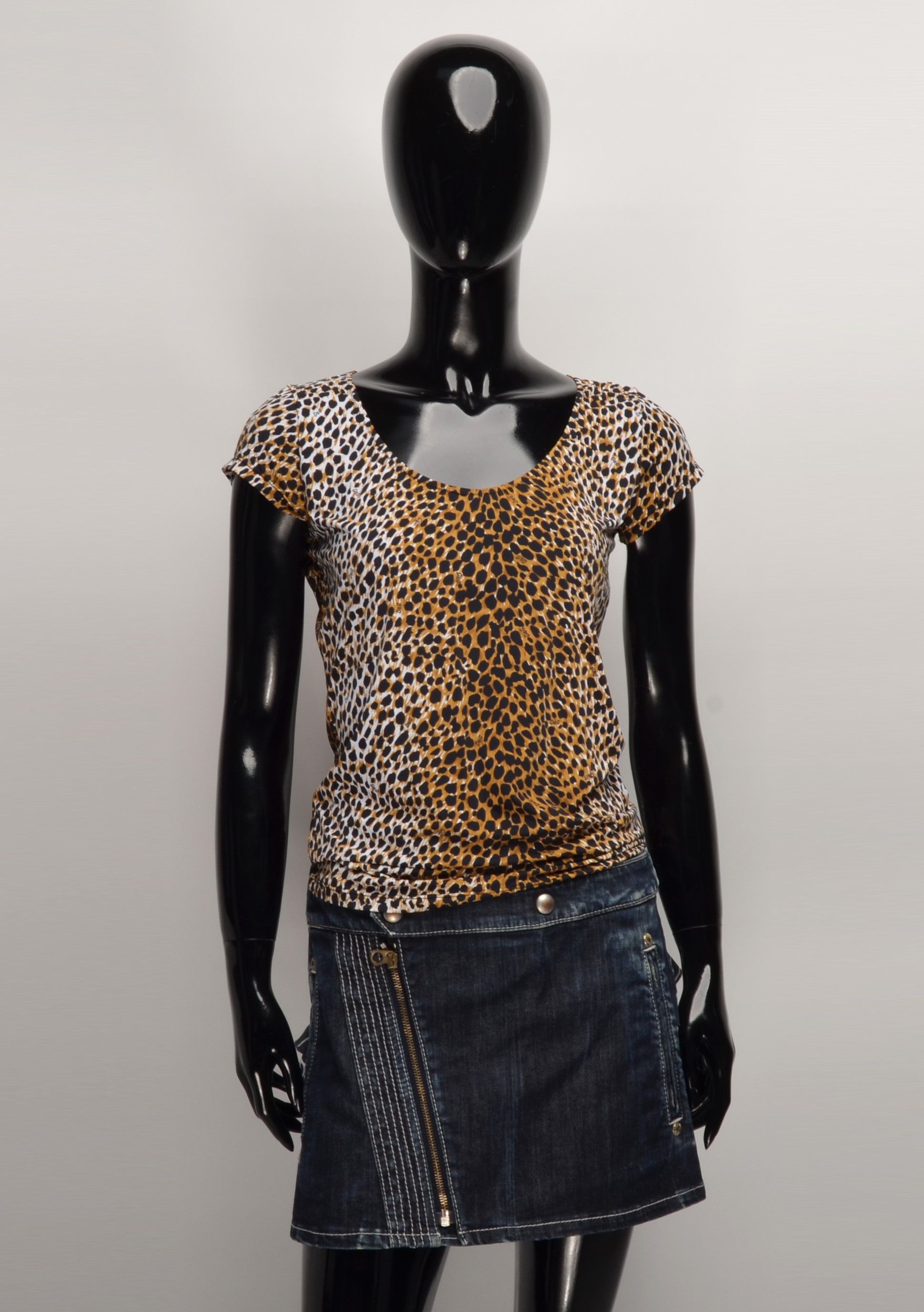 Dolce & Gabbana Vintage Dolce & Gabbana Leopard Tee Size S / US 4 / IT 40 - 1 Thumbnail