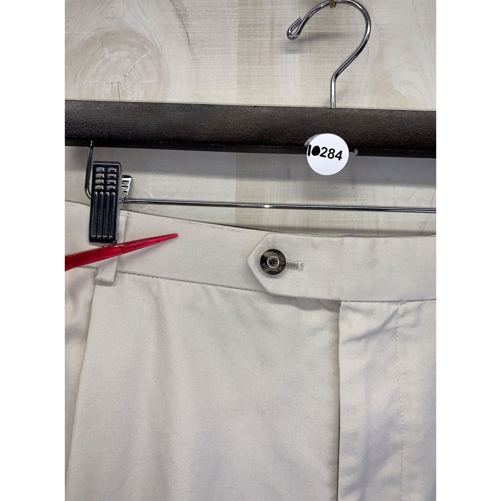 Pendleton VINTAGE Pendleton Mens Pleated Khaki Shorts 40 Beig e Cotton Blend Front Pleated Chino 90s Casual, Travel, Workwear Mens Size US 40 / EU 56 - 4 Thumbnail