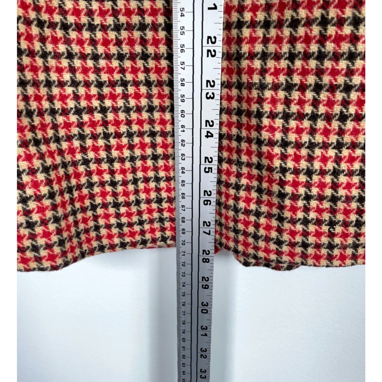 Vintage VINTAGE Poncho Cape Houndstooth Wool Red Black Lined Buckle Front Woman One Size - 60s Bohemian Hipster Retro Mod Fringe Embroidered Dry Clean Only Size ONE SIZE - 6 Thumbnail