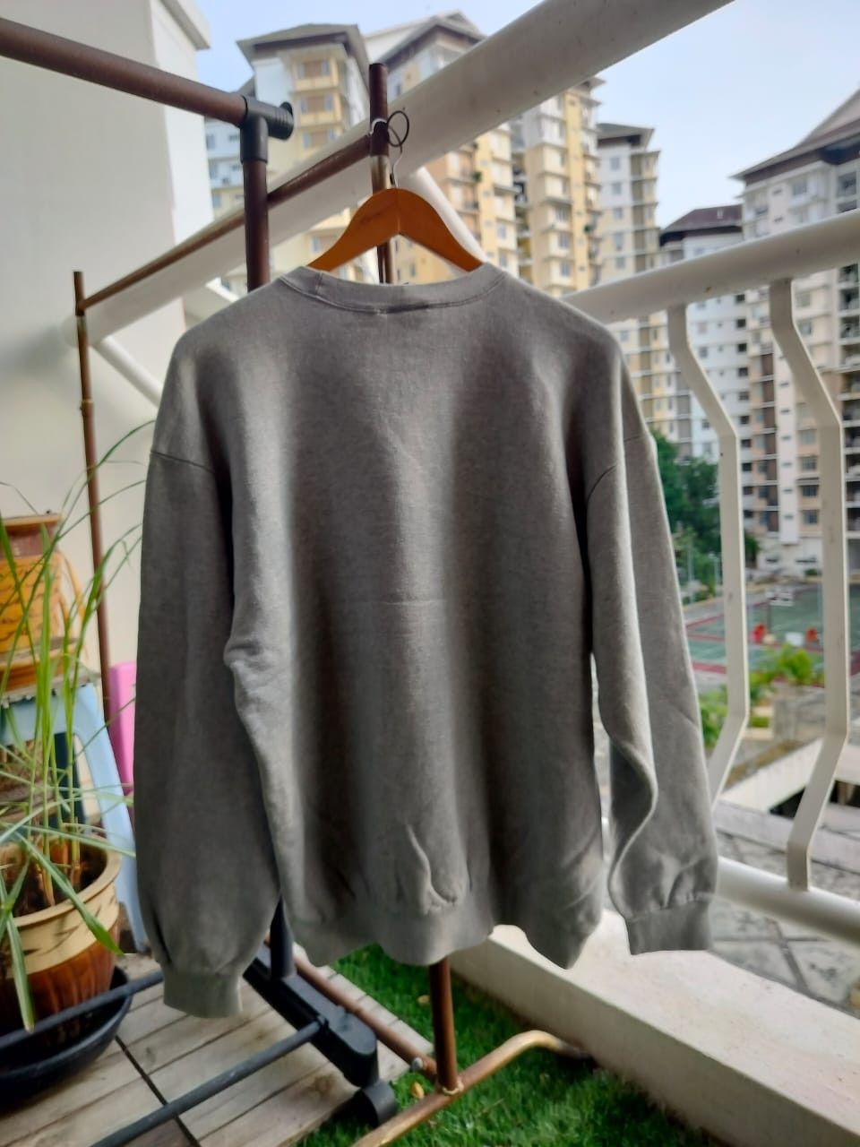 DKNY Vintage DKNY Jeans sweatshirt Metropolitan City Size US L / EU 52-54 / 3 - 7 Thumbnail