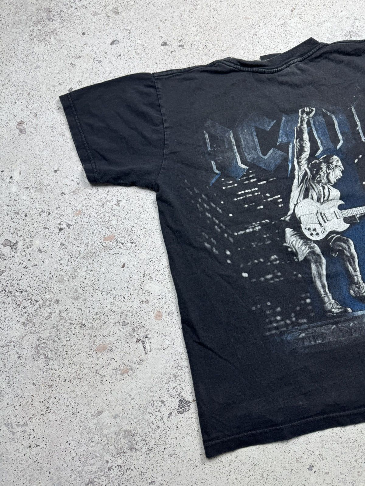 AC/DC × Band Tees × Vintage Vintage AC/DC 2000's Stiff Upper Lip Tour Band Tee Size US M / EU 48-50 / 2 - 7 Thumbnail