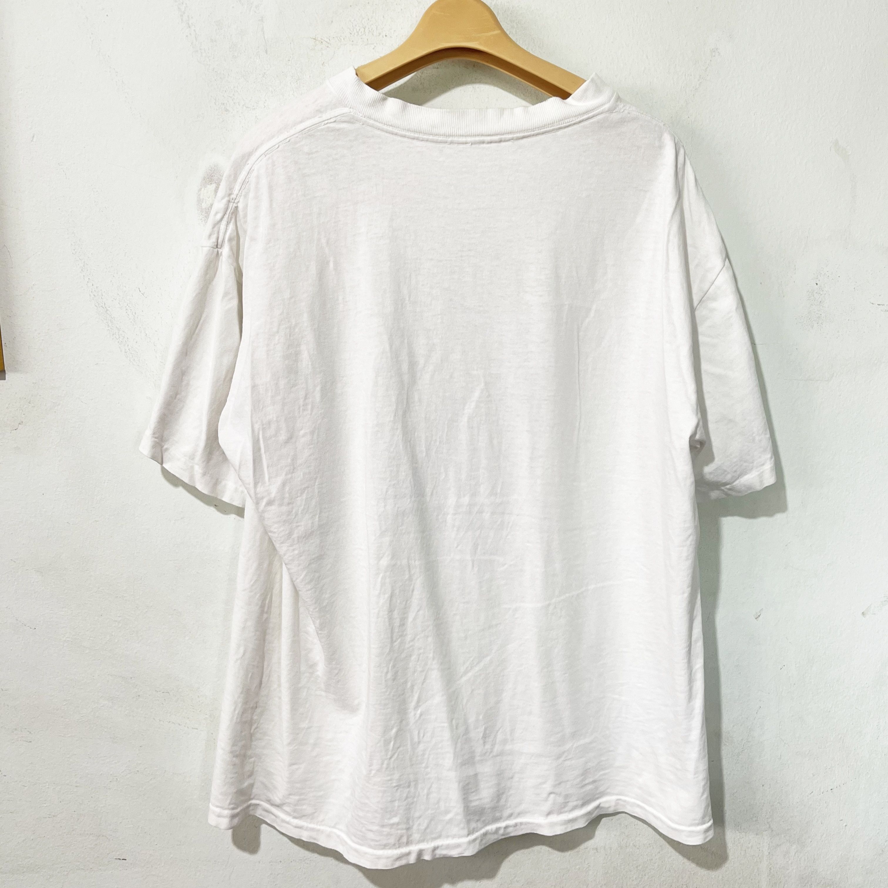 Vintage Vintage 90s Lost Tribes Carol Grigg T-Shirt Size US L / EU 52-54 / 3 - 3 Thumbnail