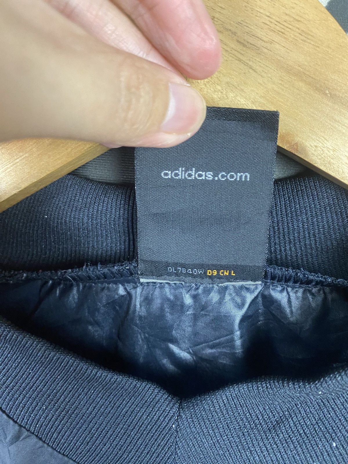Adidas Adidas windbreaker Tee Size US L / EU 52-54 / 3 - 5 Thumbnail