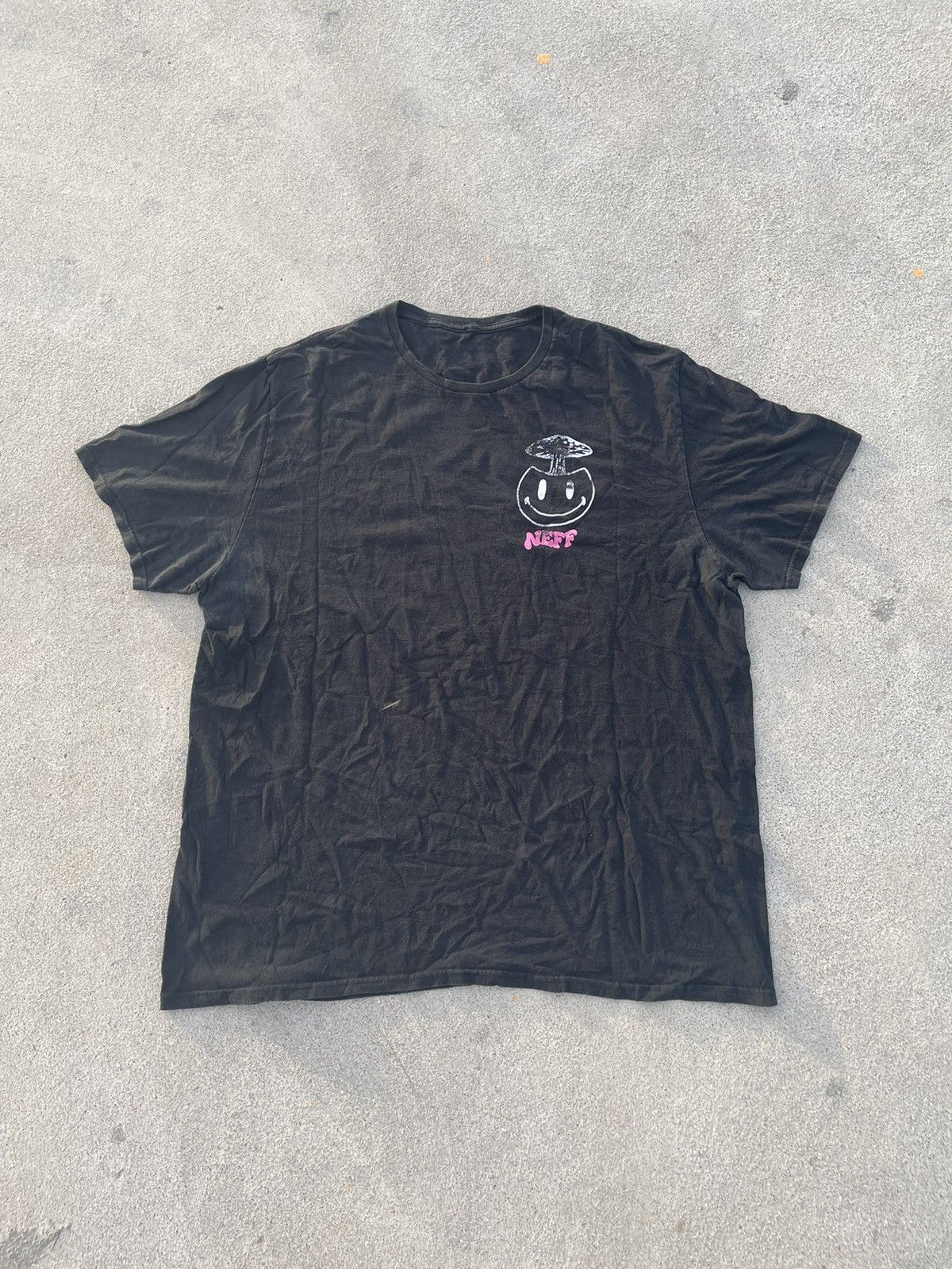 NEFF Neff Mushroom smiley Black T-shirt Have Back-hit Size US XL / EU 56 / 4 - 2 Thumbnail