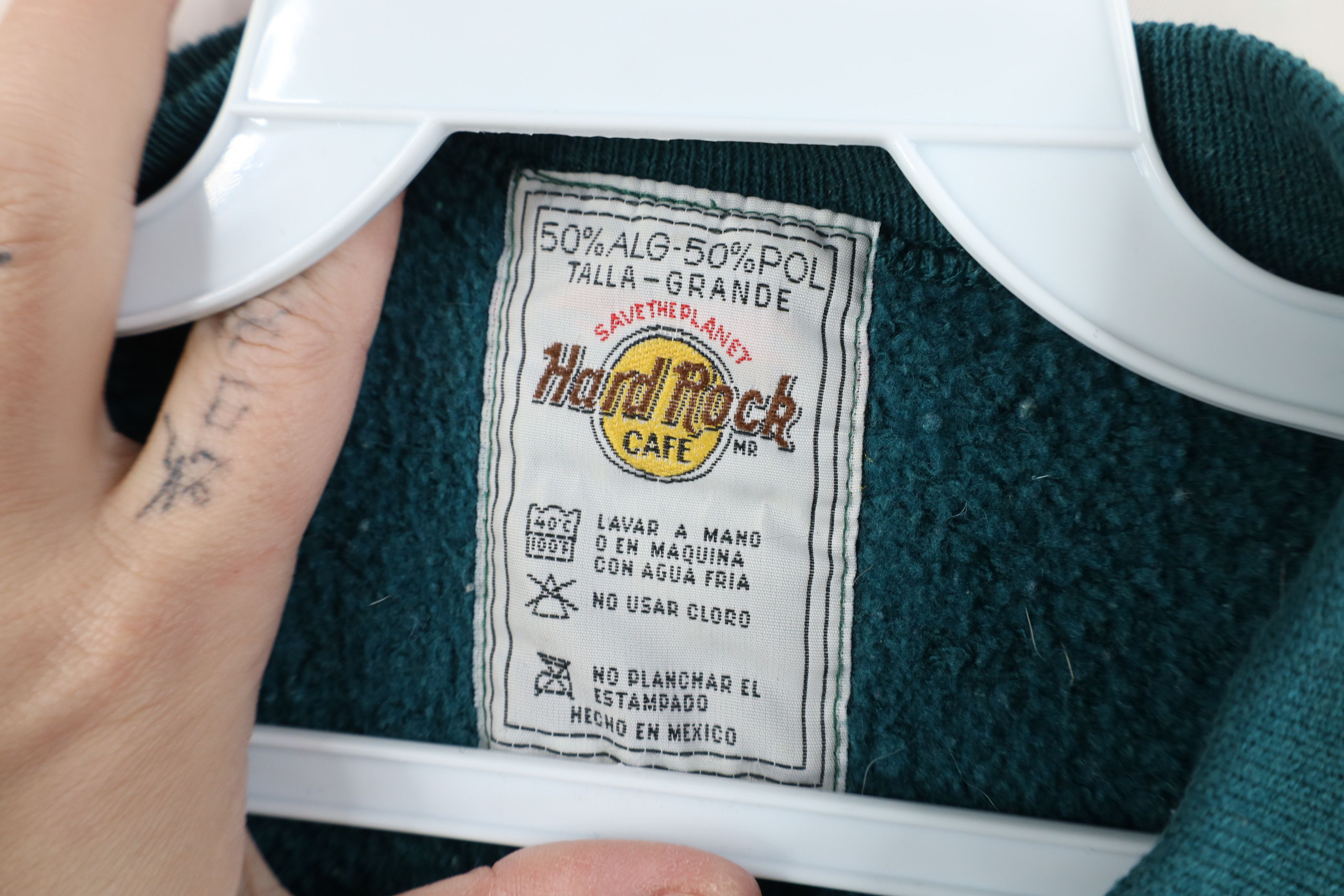 Hard Rock Cafe Vintage 90s Hard Rock Cafe Spell Cancun Crewneck Sweatshirt Size US L / EU 52-54 / 3 - 8 Thumbnail