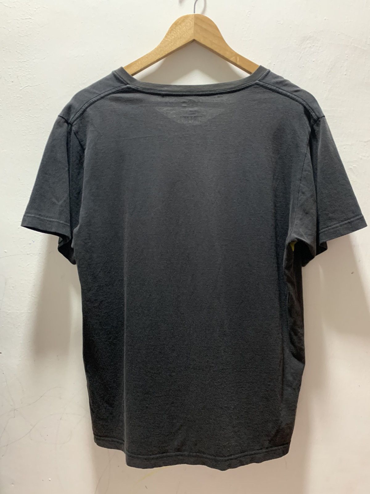 Band Tees NIRVANA X UNIQLO limited edition production Size US L / EU 52-54 / 3 - 6 Thumbnail