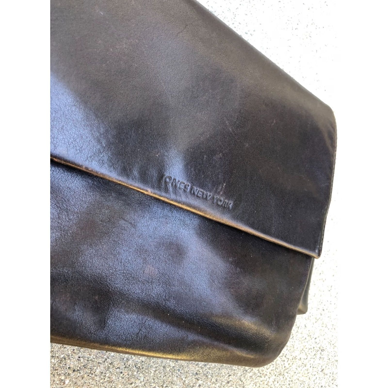 Jones New York JONES NEW YORK Leather Messenger Bag Style Purse Women's Crossbody Black OS? Size ONE SIZE - 4 Thumbnail