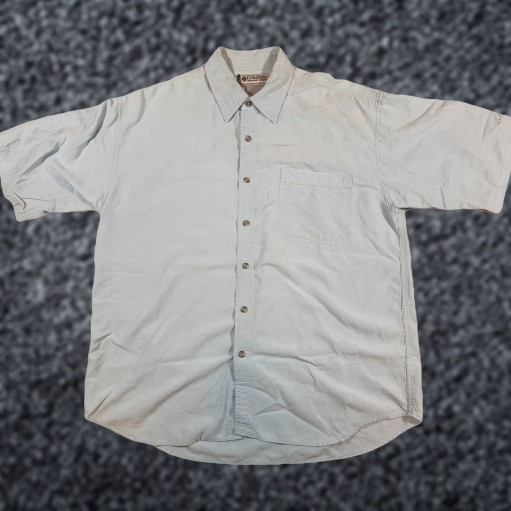 Vintage Columbia GRT Shirt Large Light Blue Short Sleeve Button Pleated Viscose Size US L / EU 52-54 / 3 - 1 Thumbnail