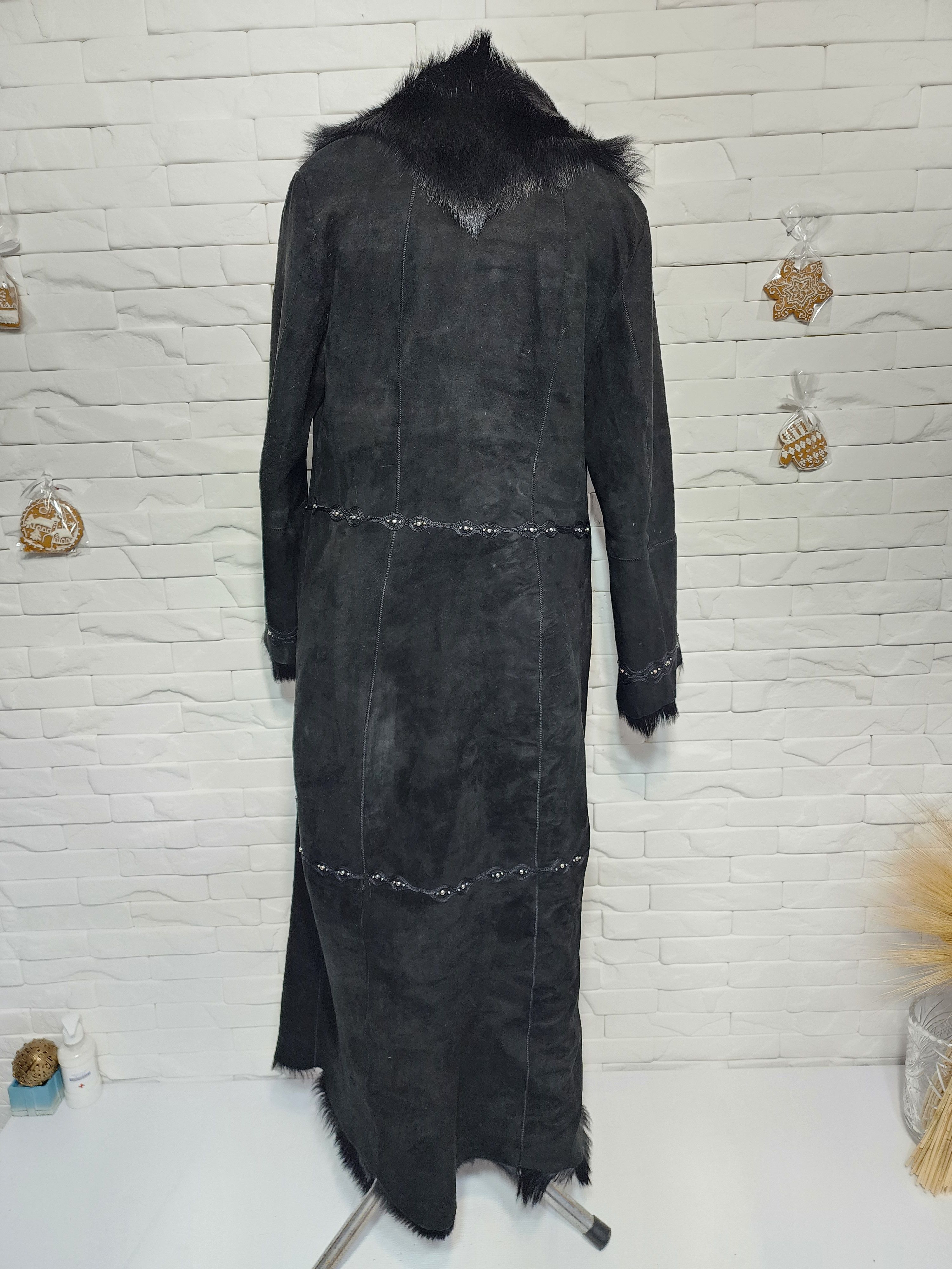Furla Black Goat Fur Coat: Women's Fur Jacket, Button Front Size L / US 10 / IT 46 - 4 Thumbnail