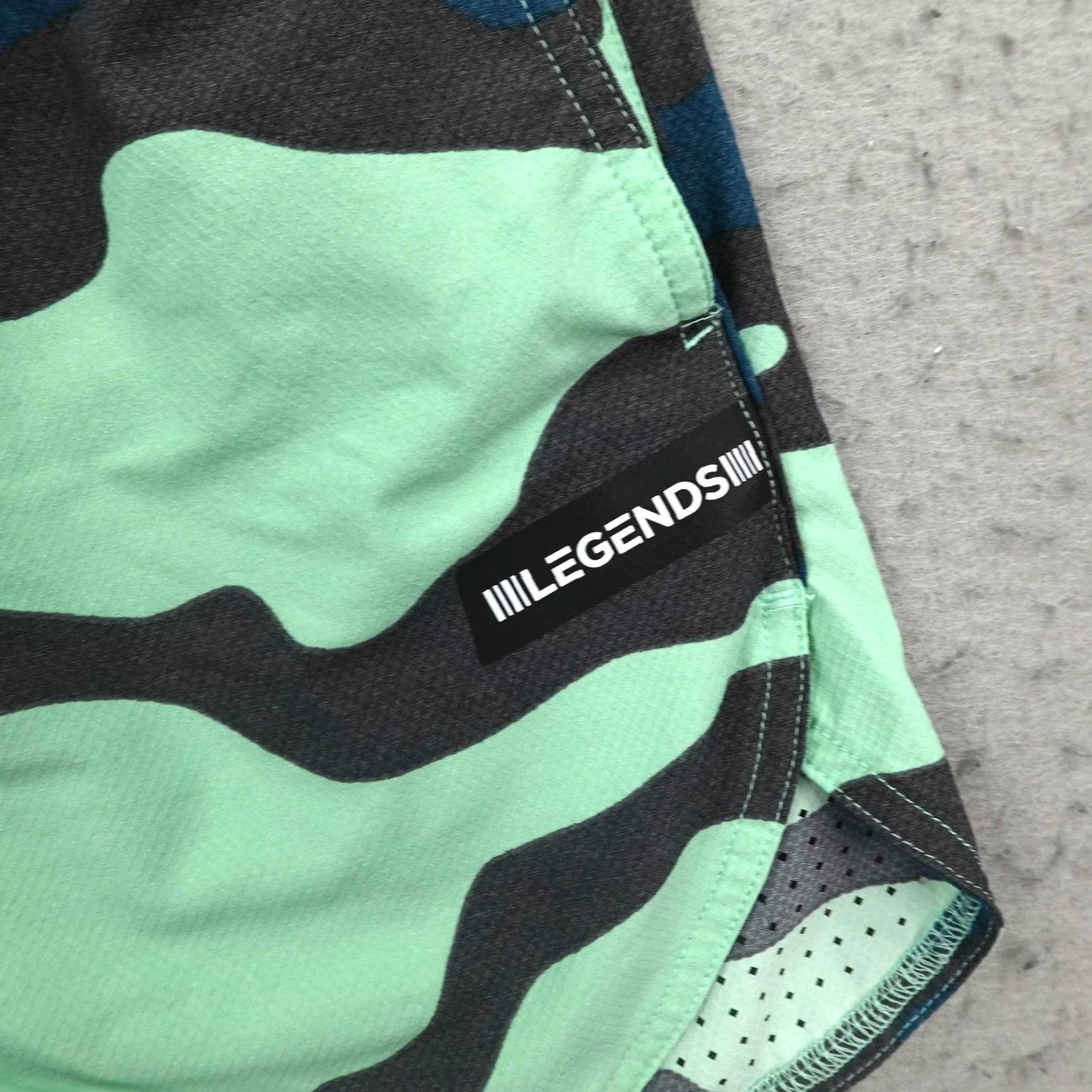Vintage Legends Shorts Mens S Green Camo Lined 5" Performance Running Gym Athletic Size US 29 - 4 Thumbnail