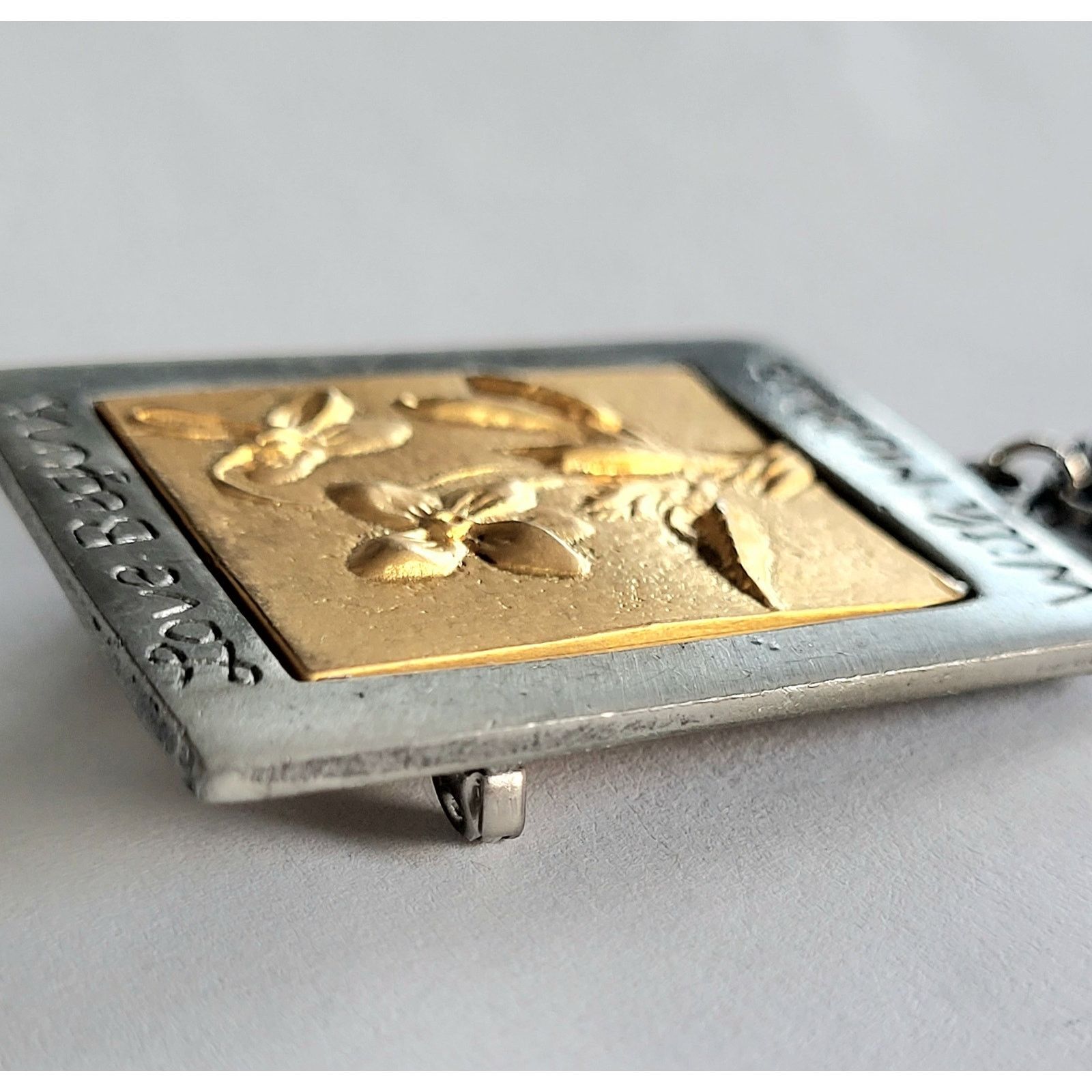 & Other Stories 1999 Marjolein Bastin "Love Begins With Mother" Brooch Size ONE SIZE - 5 Thumbnail