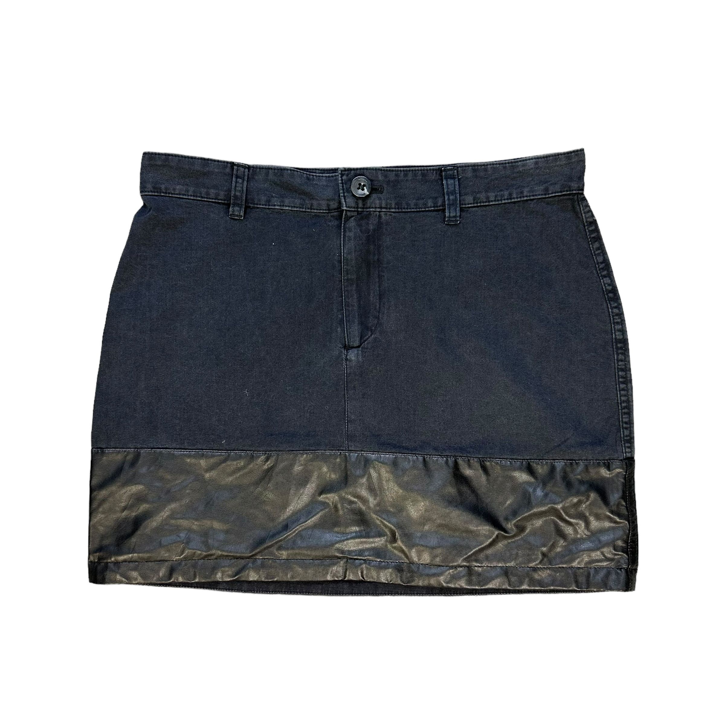 A.P.C. A.P.C. Rue Madame Paris Hybrid Denim Mini Skirt #A32-0732 Size 30" / US 8 / IT 44 - 1 Thumbnail