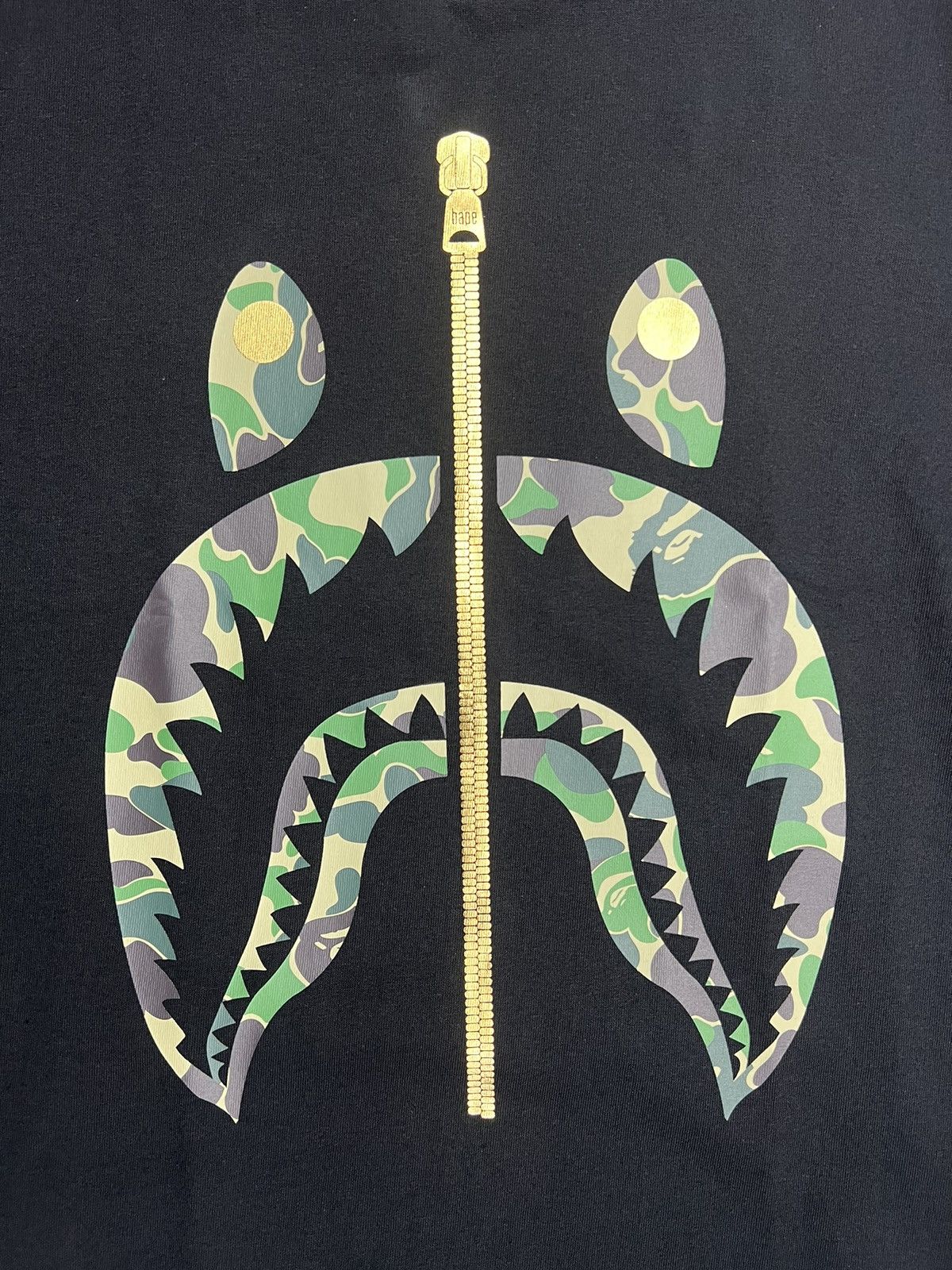 Bape Bape ABC Camo Shark T-Shirt Size US L / EU 52-54 / 3 - 2 Thumbnail