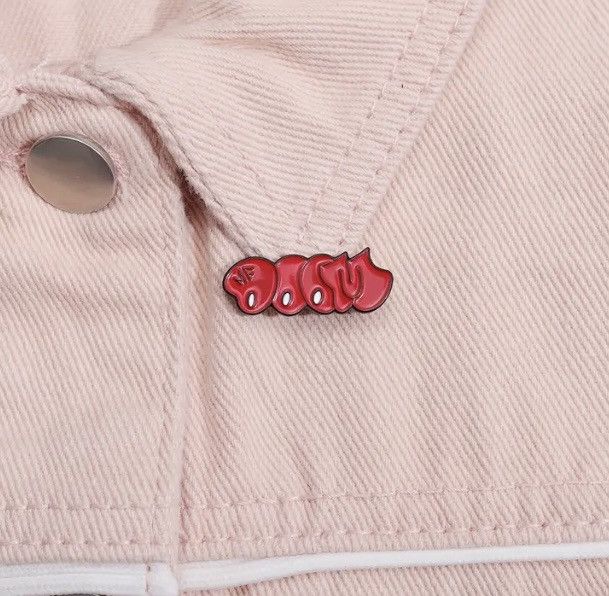 Japanese Brand × Rap Tees MF Doom enamel pin Size ONE SIZE - 4 Thumbnail