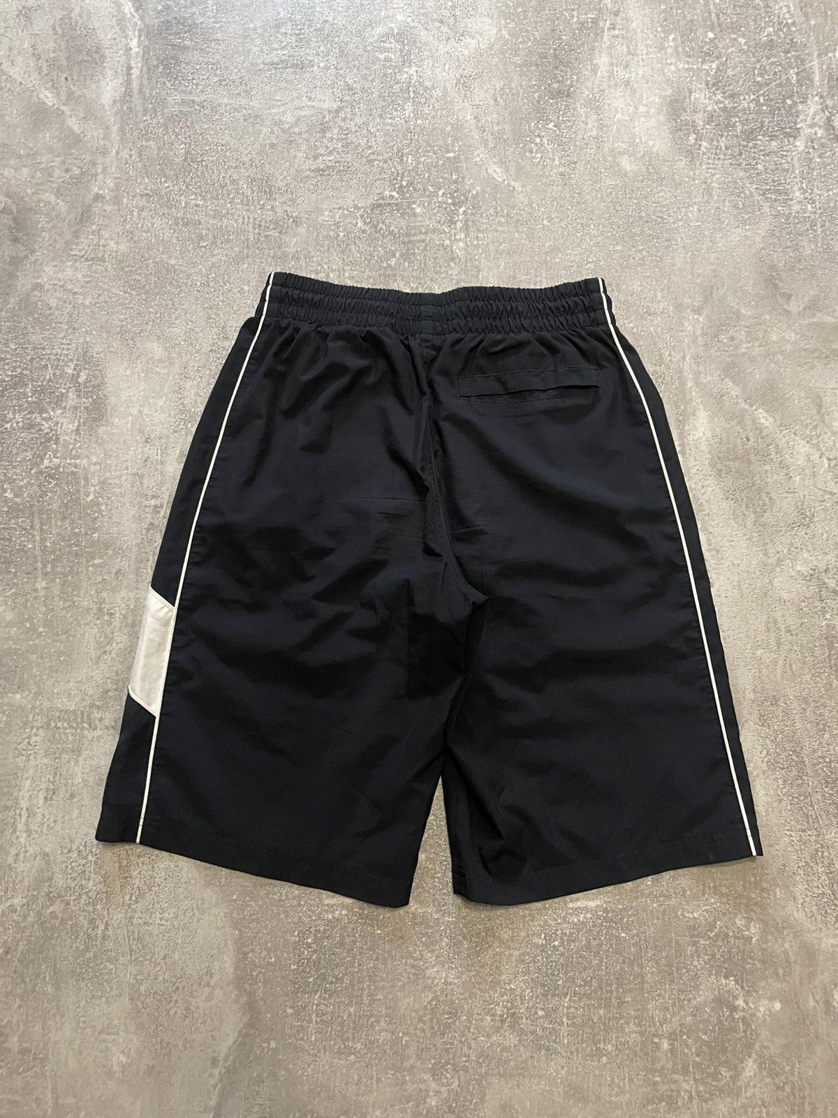 Nike × Vintage Vintage Nike Black Swoosh Logo Drill Shorts Size S Size US 30 / EU 46 - 11 Thumbnail
