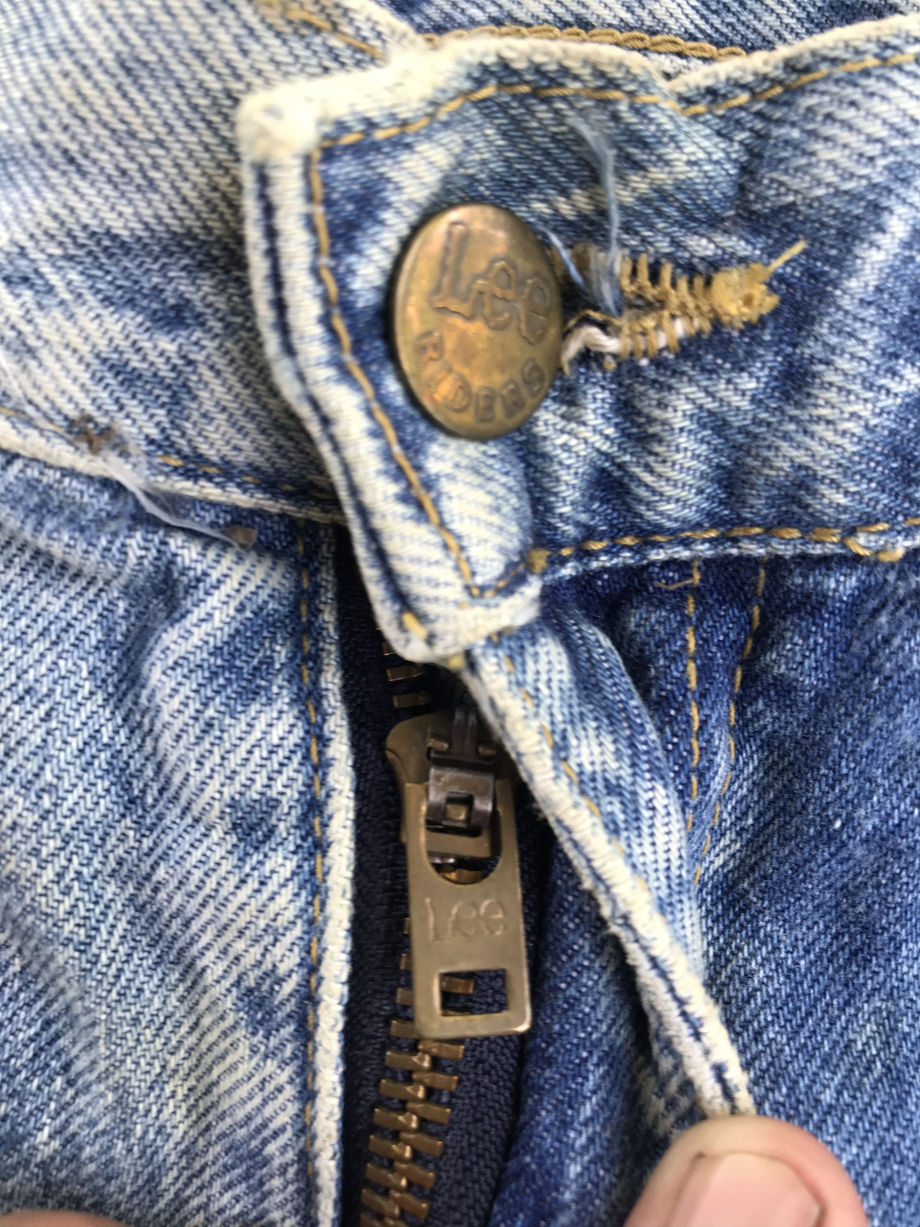 Tornado Mart Vtg 90s Lee Rider Distressed Denim-Size 34-if six was nine Size US 34 / EU 50 - 13 Thumbnail
