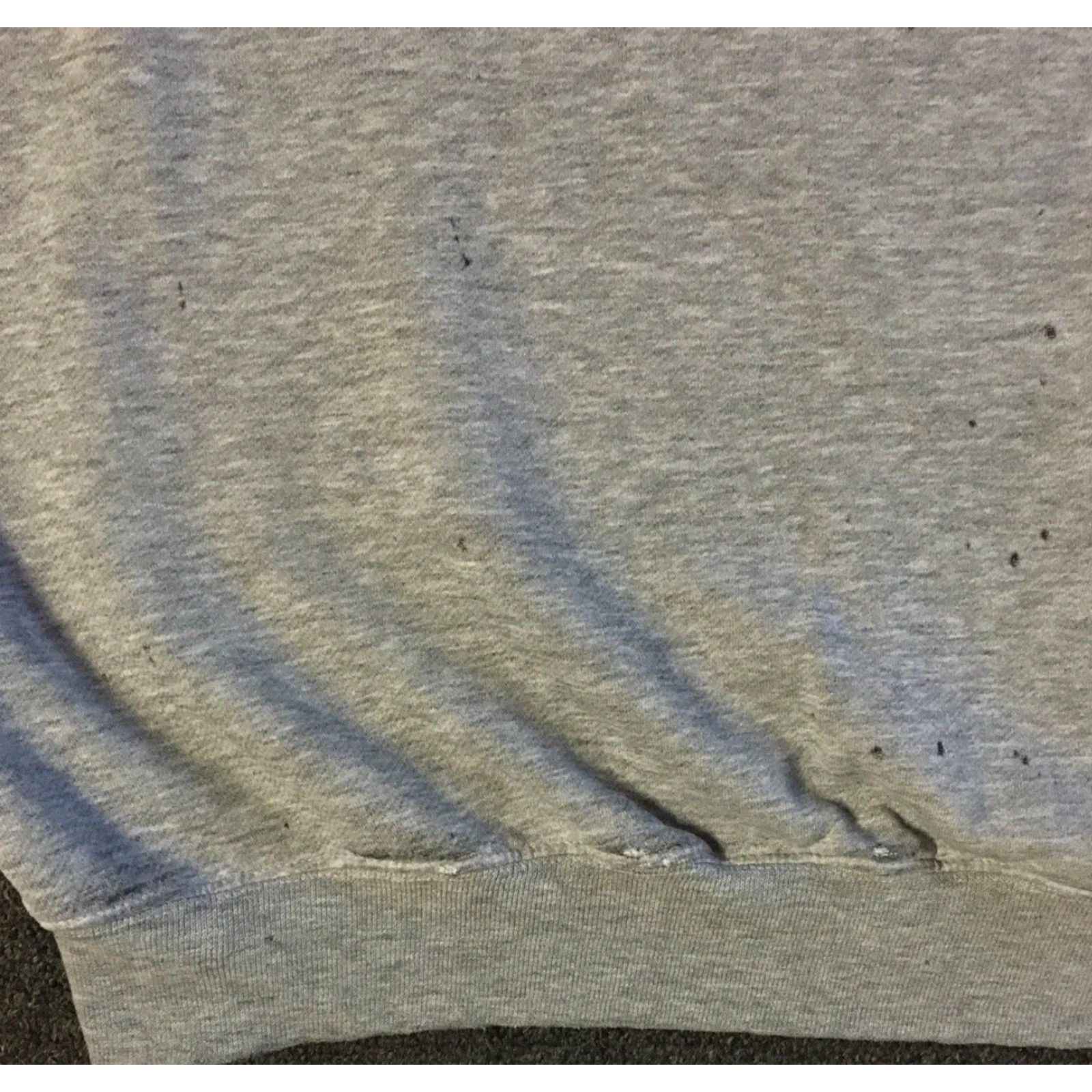 Nike VINTAGE Nike University Illinois Thrashed Faded Boxy Swoosh Sweatshirt XL Gray University Sportswear Men Hoodie Pullover 90s Grunge Die-cut Distressed Size US XL / EU 56 / 4 - 6 Thumbnail