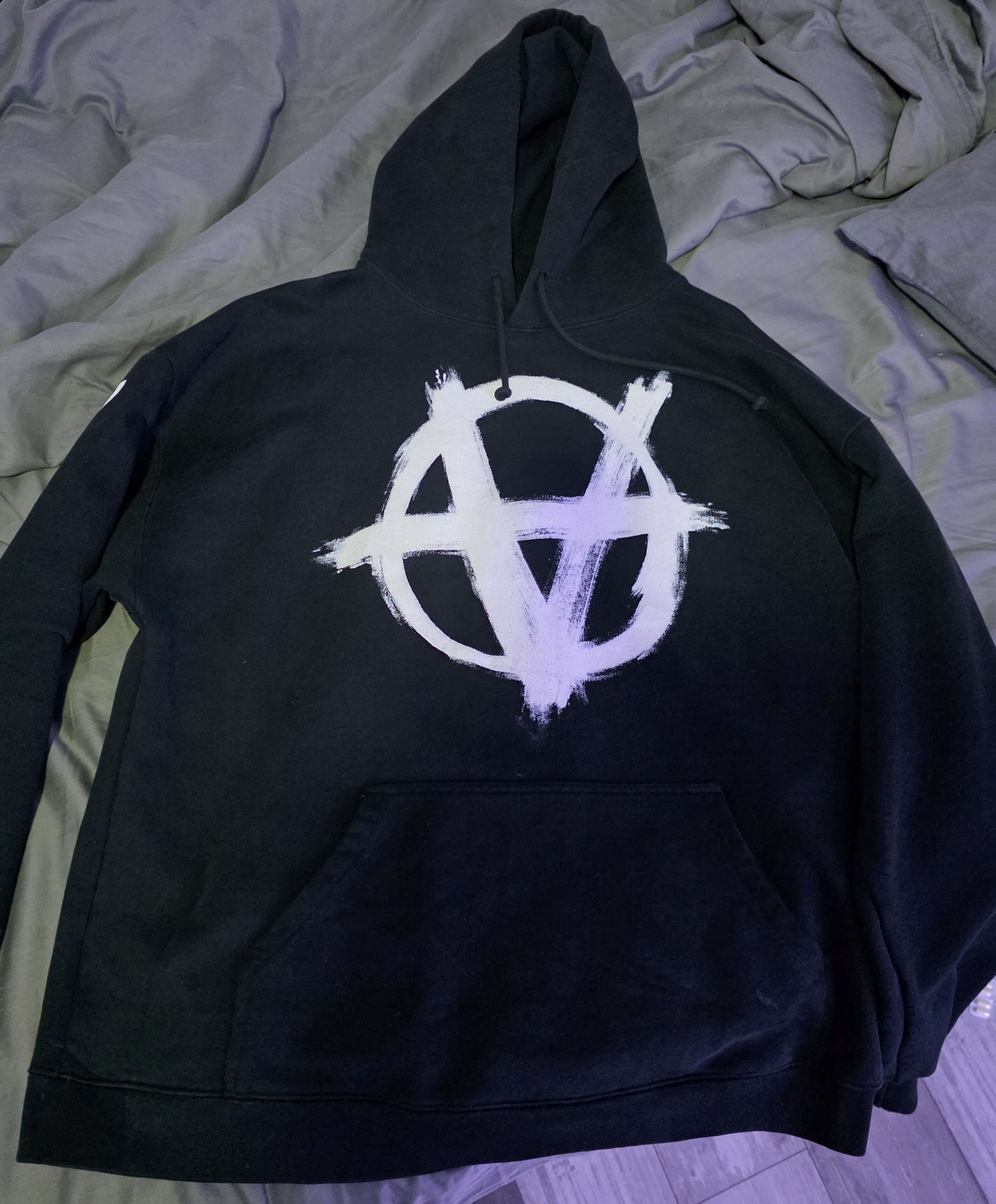 Vetements Vetements Anarchy Shipping Label Hoodie AW20 | Grailed