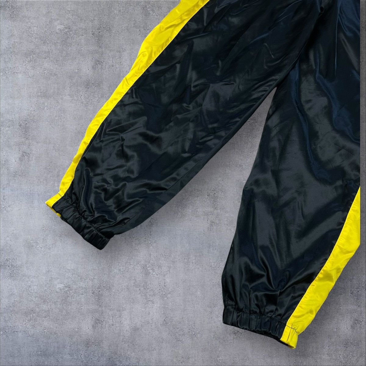 Nike × Vintage Vintage 90s Nike Nylon Sweatpants Kill Bill style Y2K S-M sz Size US 30 / EU 46 - 3 Thumbnail