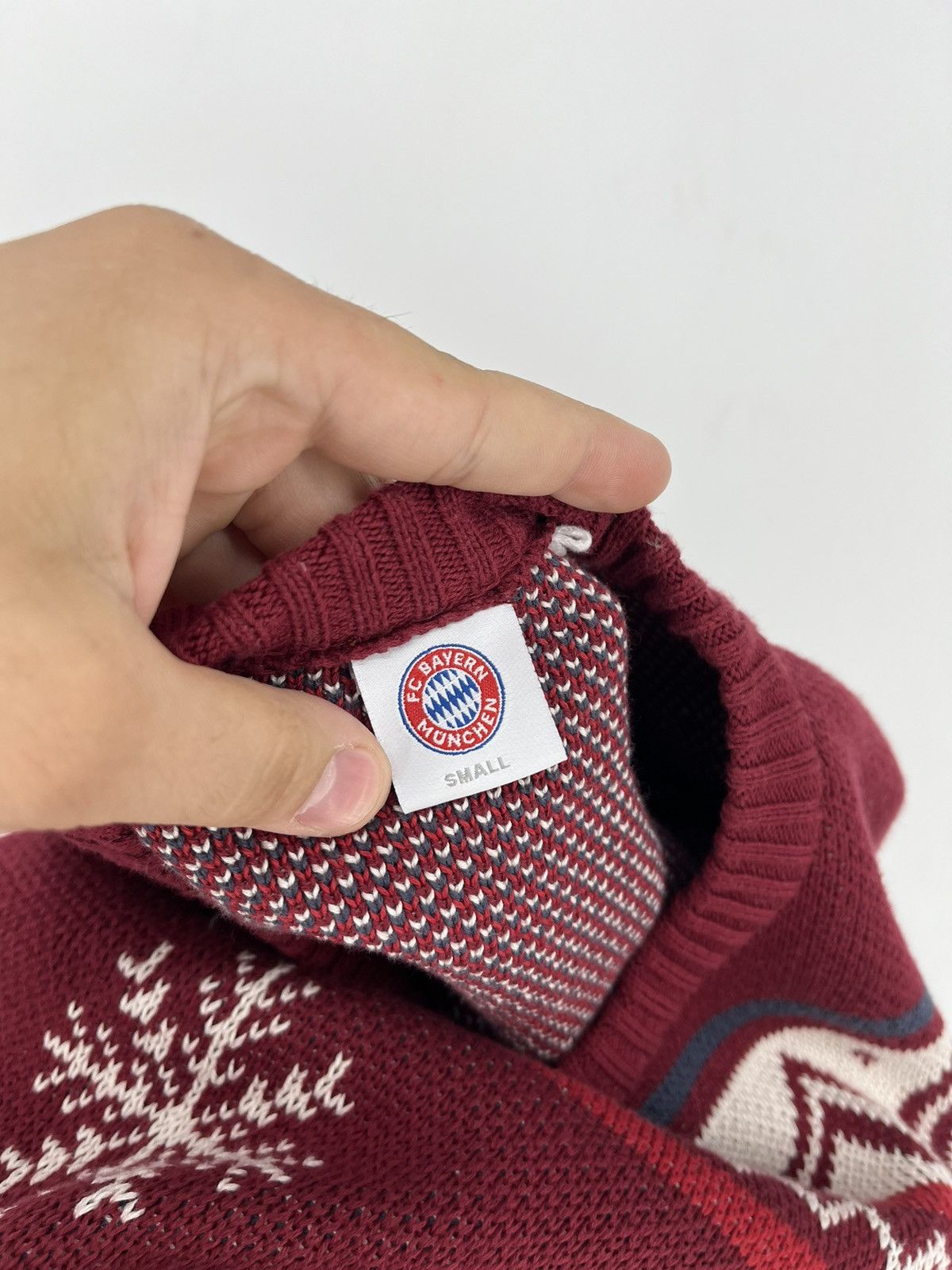 Vintage Vintage UEFA FC Bayern Munchen Soccer Team Cream Sweater Size US S / EU 44-46 / 1 - 10 Thumbnail