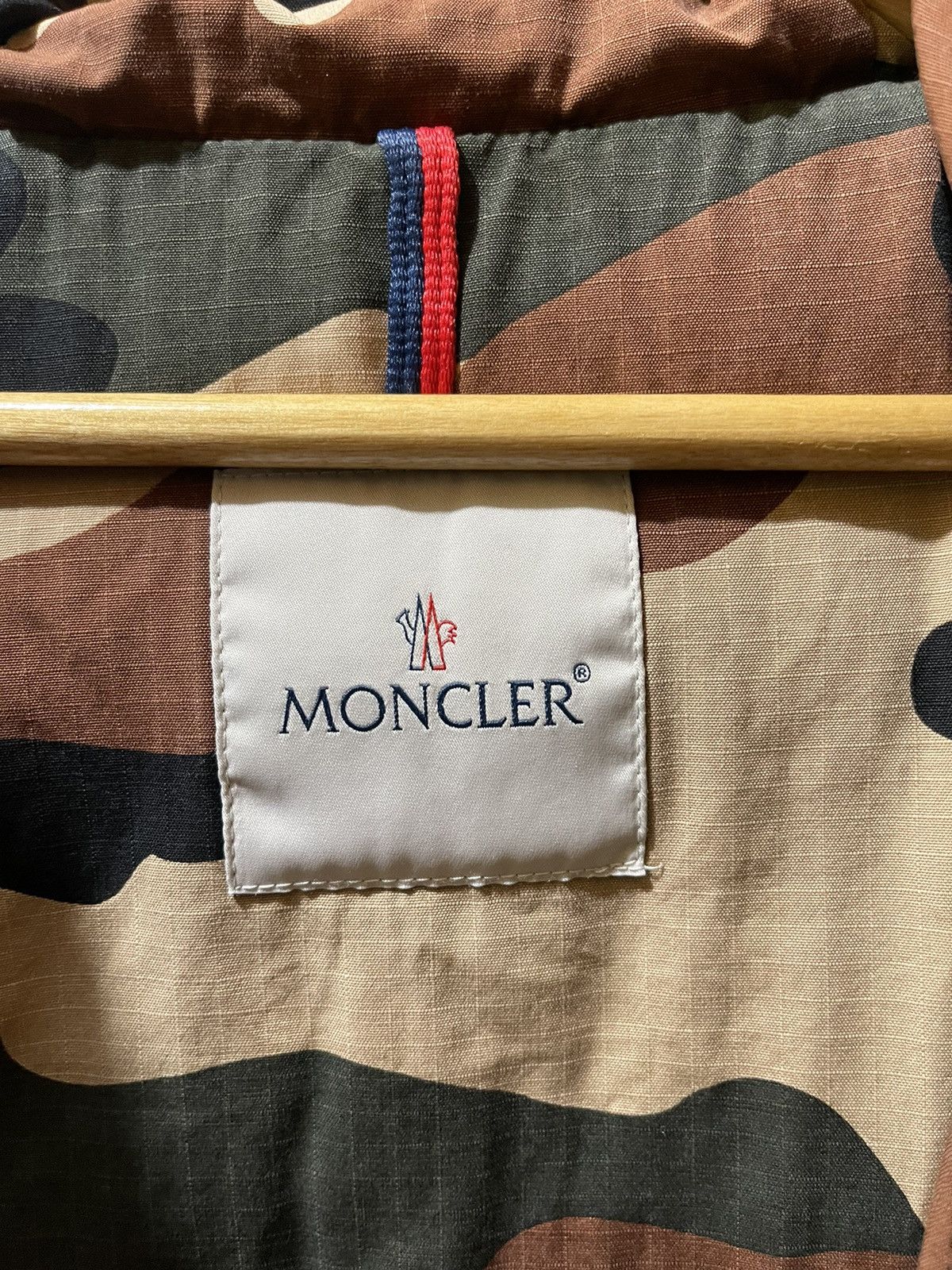 Moncler Moncler Lioran guibbotto camouflage Size US M / EU 48-50 / 2 - 4 Thumbnail