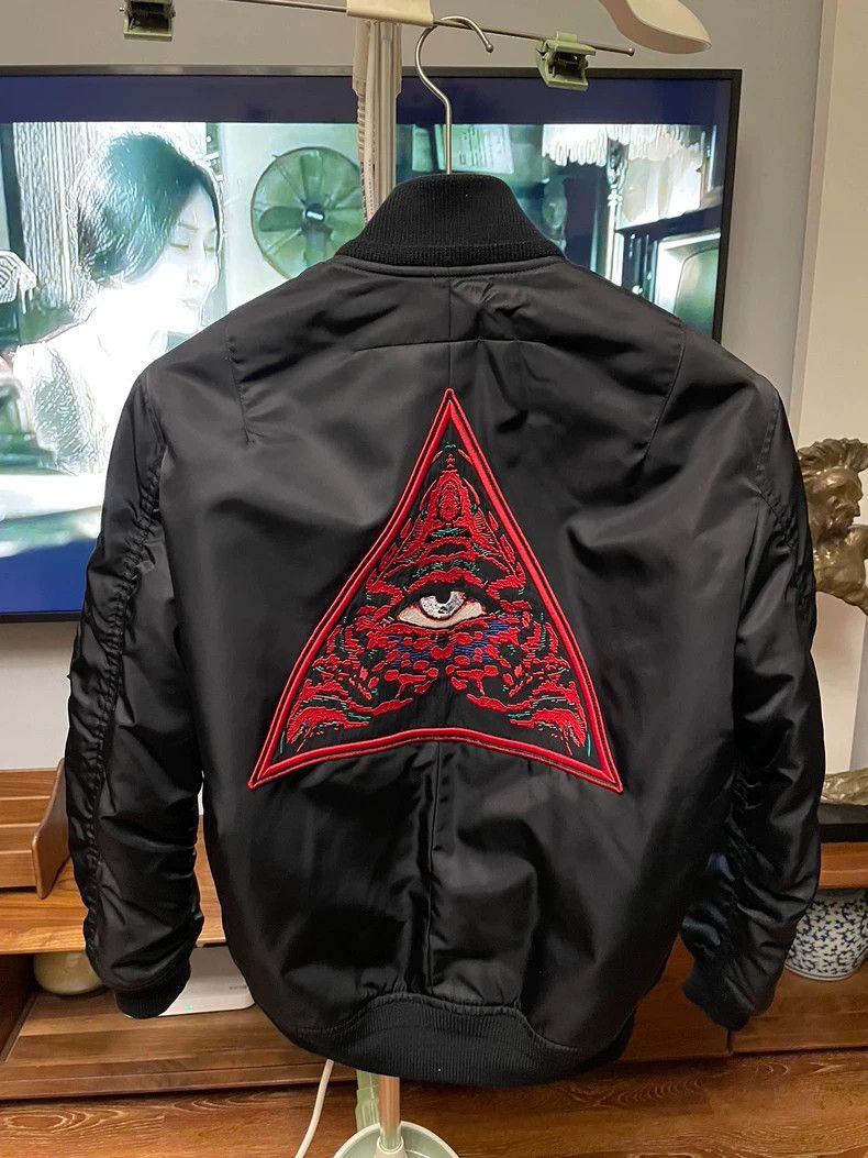 Givenchy Givenchy Embroidered back Demon's eye Bomber jacket cotton Size US S / EU 44-46 / 1 - 2 Thumbnail