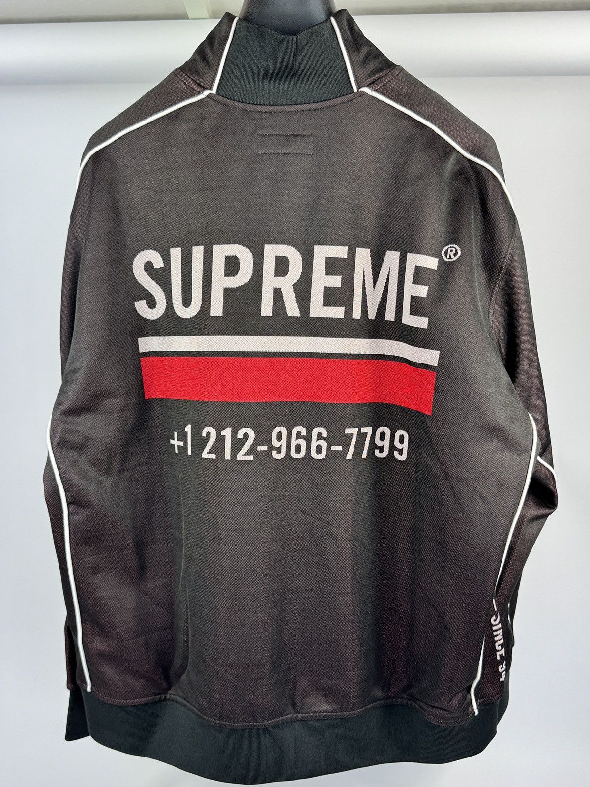 Supreme LOGO STRIPE ZIP UP TRACK JACKET Size US XL / EU 56 / 4 - 2 Thumbnail