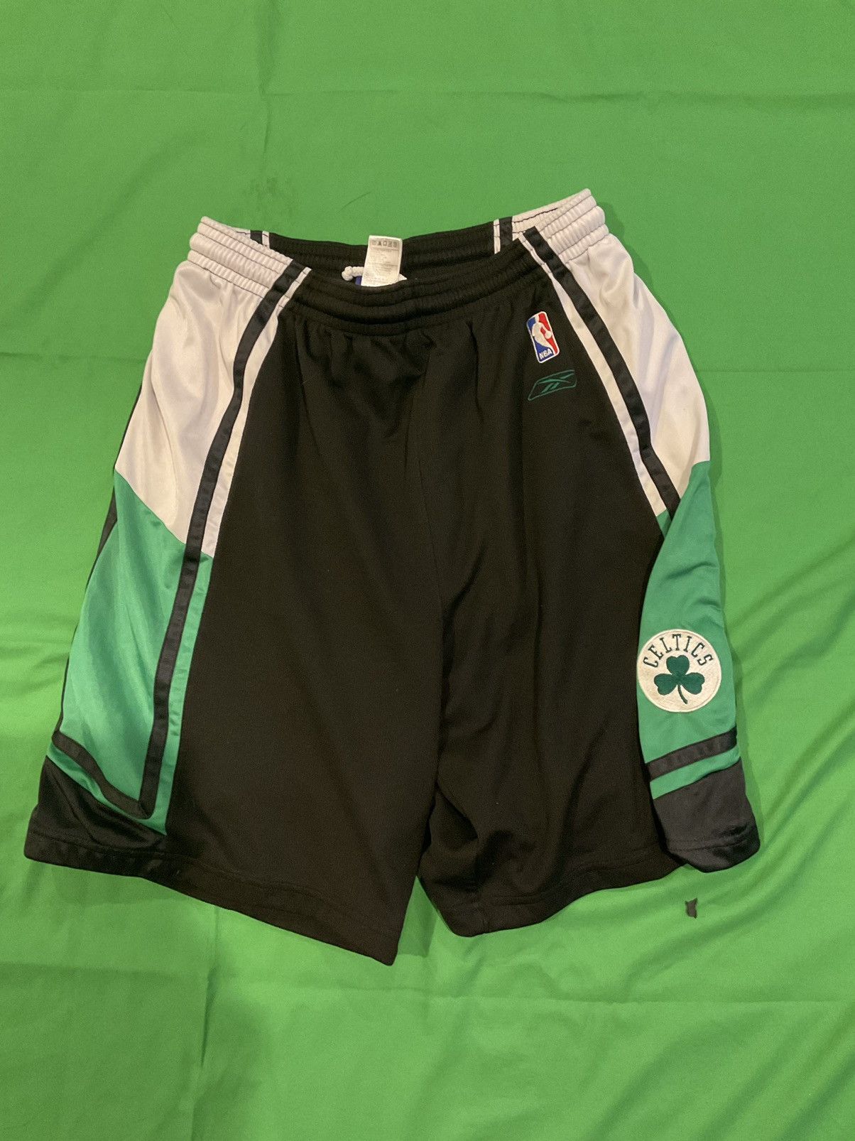 Reebok × Vintage Vintage Reebok Boston Celtics shorts Size US 34 / EU 50 - 1 Thumbnail