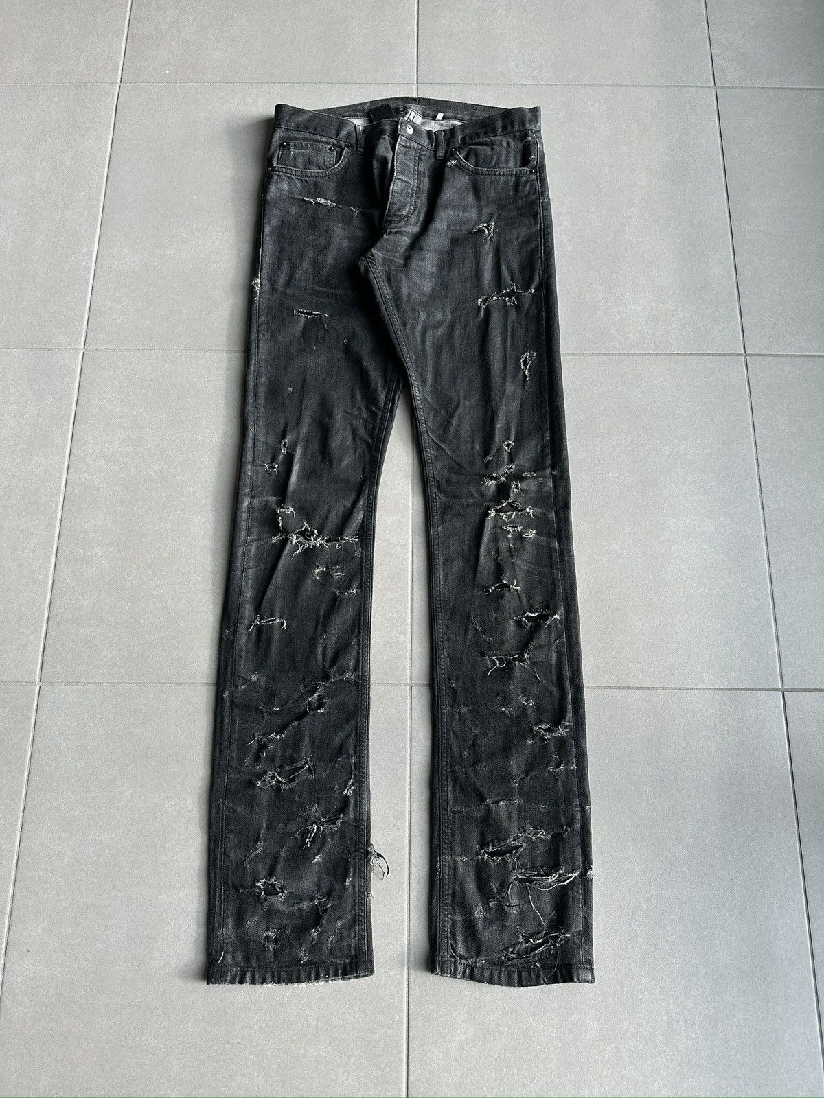 パンツ Dior homme 04ss destroyed denim Dior Homme SS04 Strip Waxed Destroyed Denim - Ākaibu Store