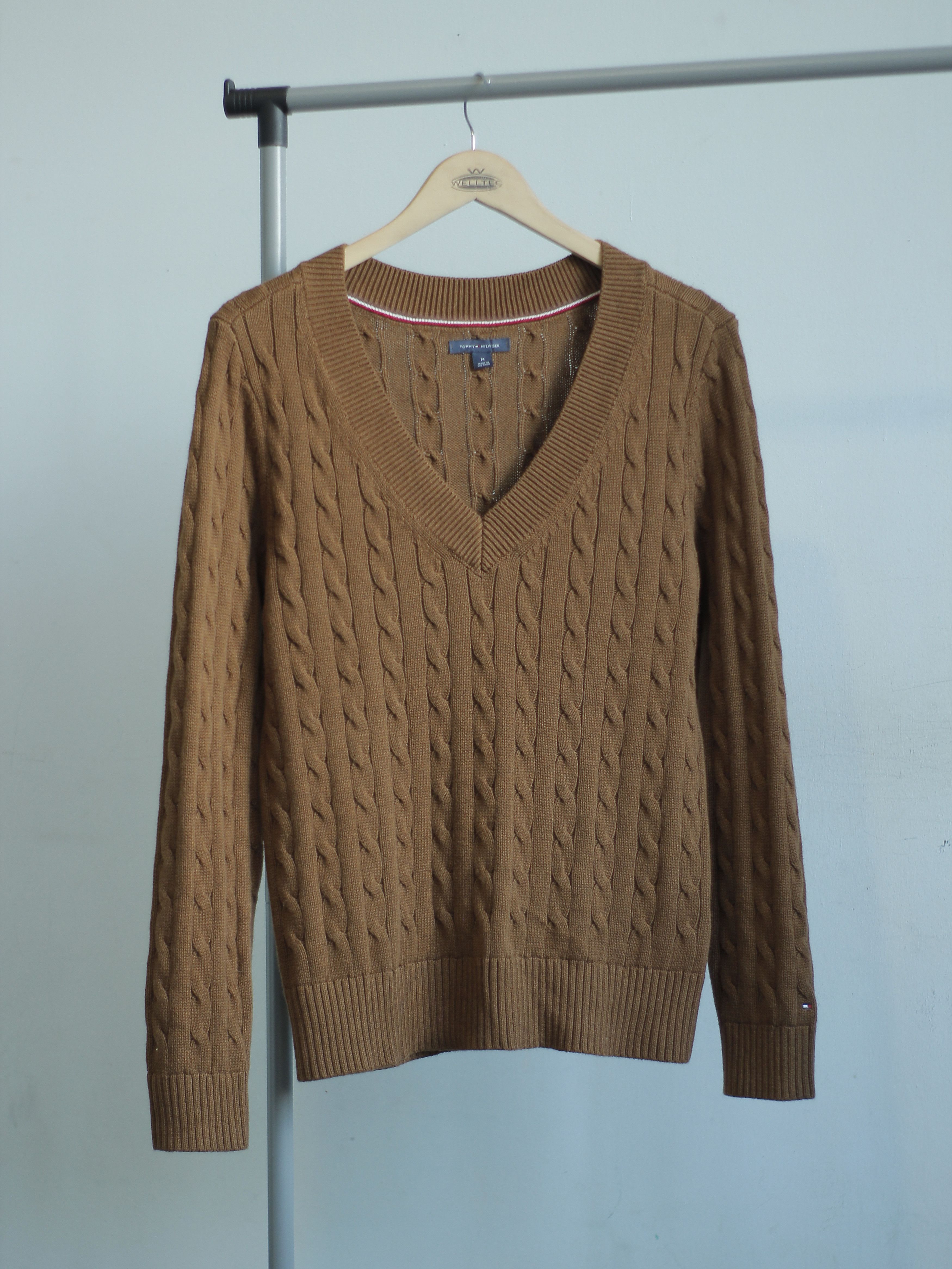 Tommy Hilfiger Tommy Hilfiger Women Sweate v neck pigtail knitting m brown Size M / US 6-8 / IT 42-44 - 1 Thumbnail