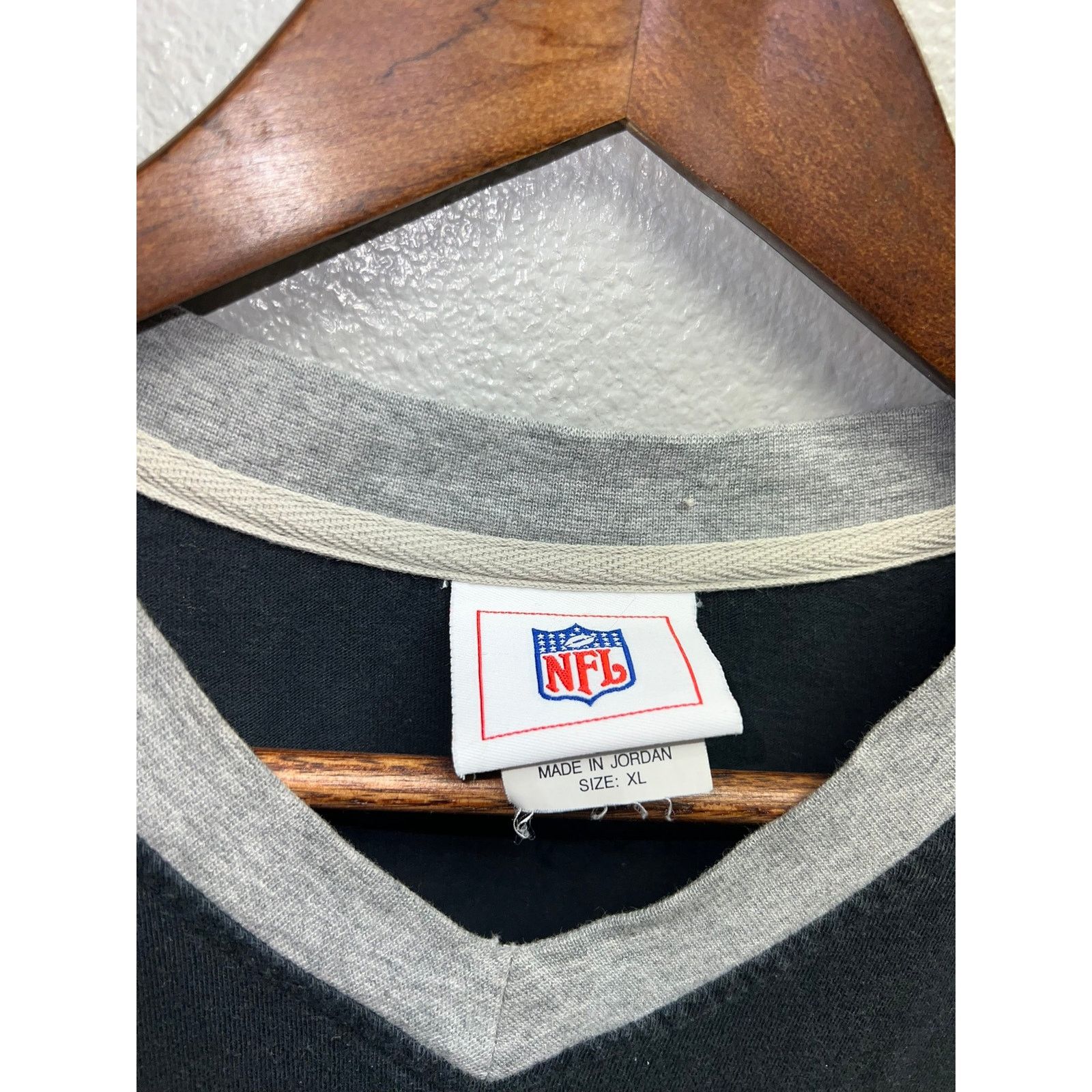 NFL Oakland Raiders Long Sleeve Shirt Tee NFL Black Silver XL Size US XL / EU 56 / 4 - 5 Thumbnail